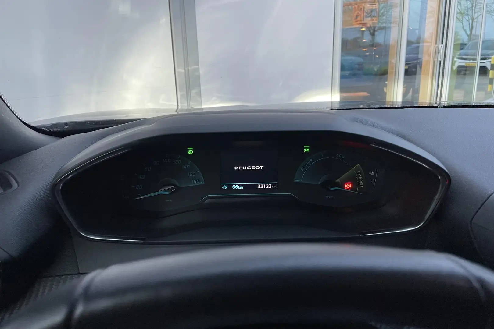 Peugeot e-2008 EV Allure 50 kWh | Navigatie | Camera | Cruise con Schwarz - 2