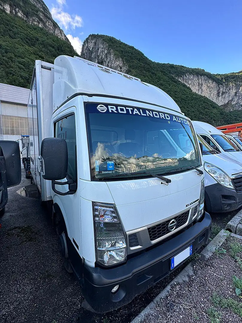 Nissan Cabstar NT400 35.14/1 Efficient E5b+ 3069580 Blanc - 1