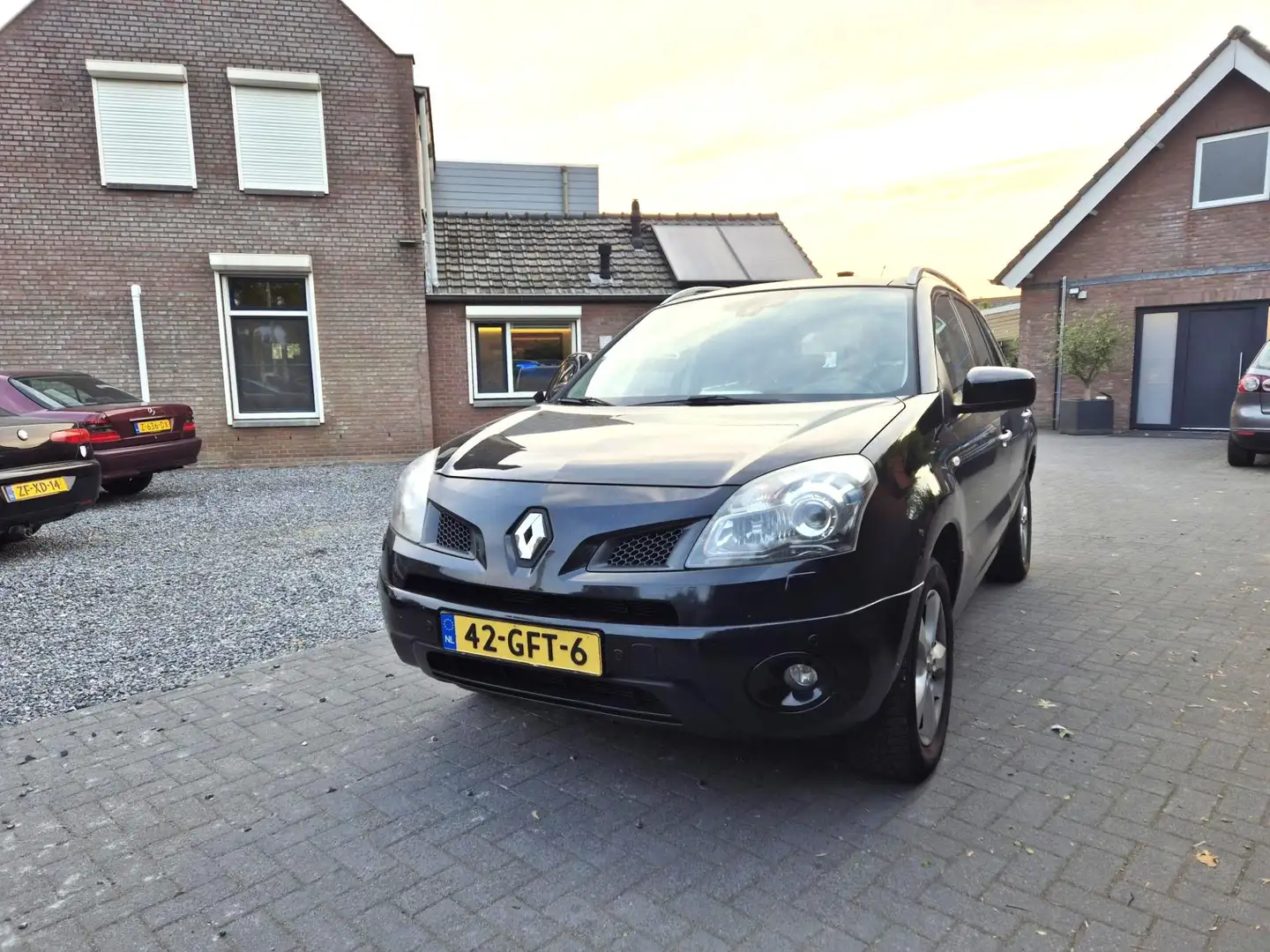 Renault Koleos 2.5 Dynamique Luxe Panoramadak Clima Cruise Siyah - 2