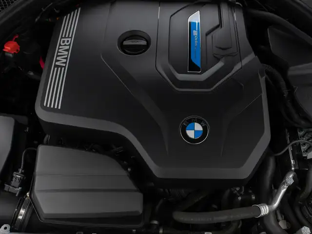 BMW 3 Series view 18