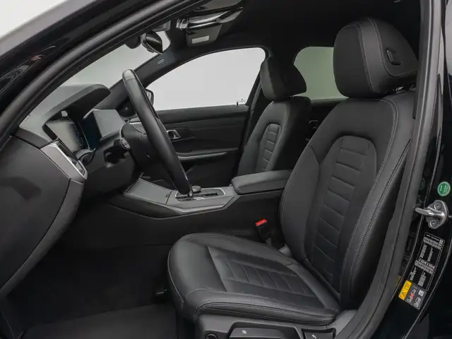 BMW 3 Series view 19