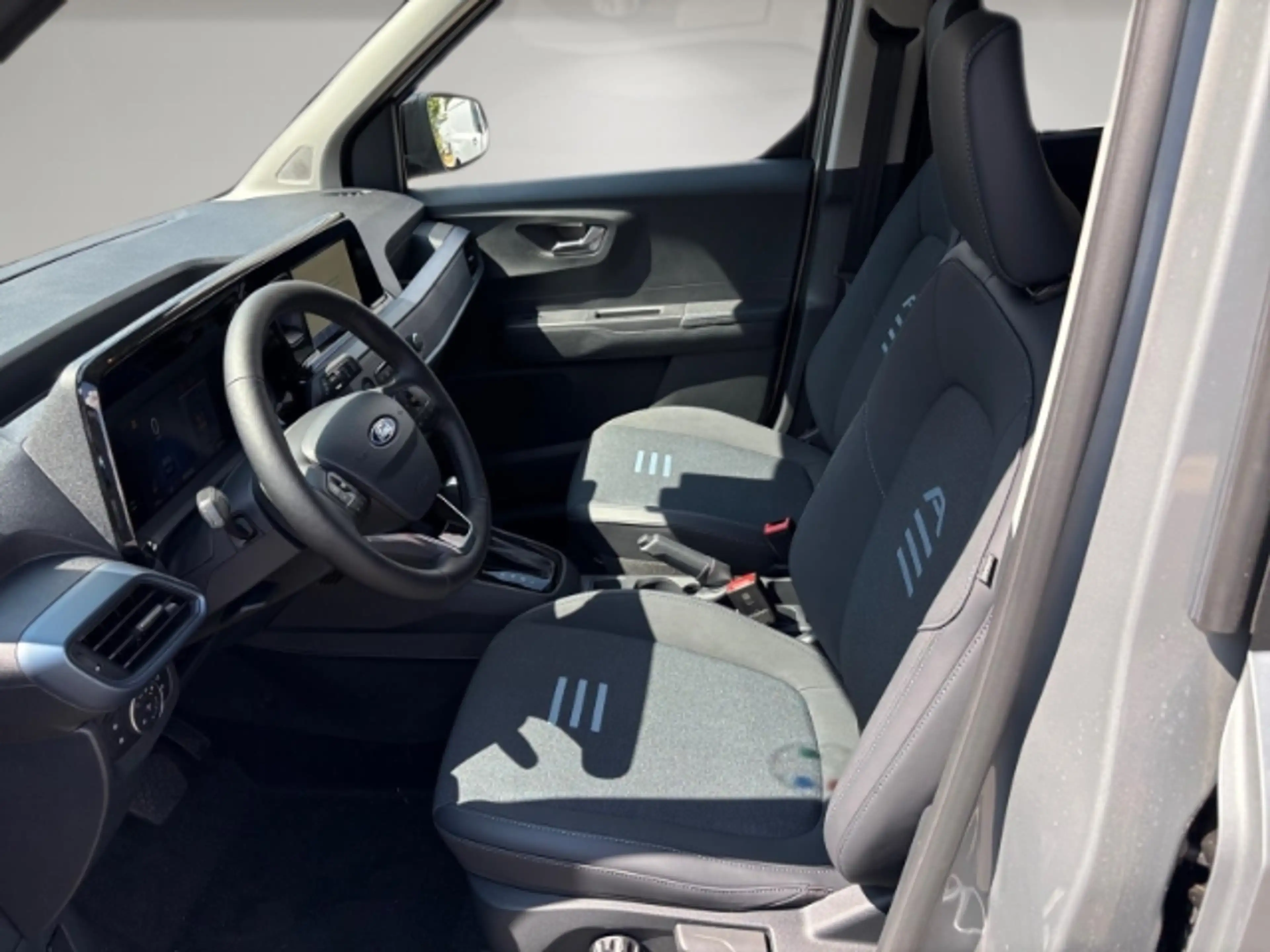 Ford Tourneo Courier Active 1.0 EcoBoost 125PS Automatik/AHK/Winter-Pak — photo 8