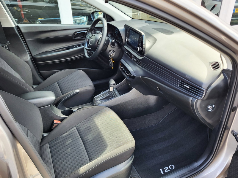 Hyundai i20 1.0 T-GDI Comfort Smart / Apple Carplay & Android — photo 23