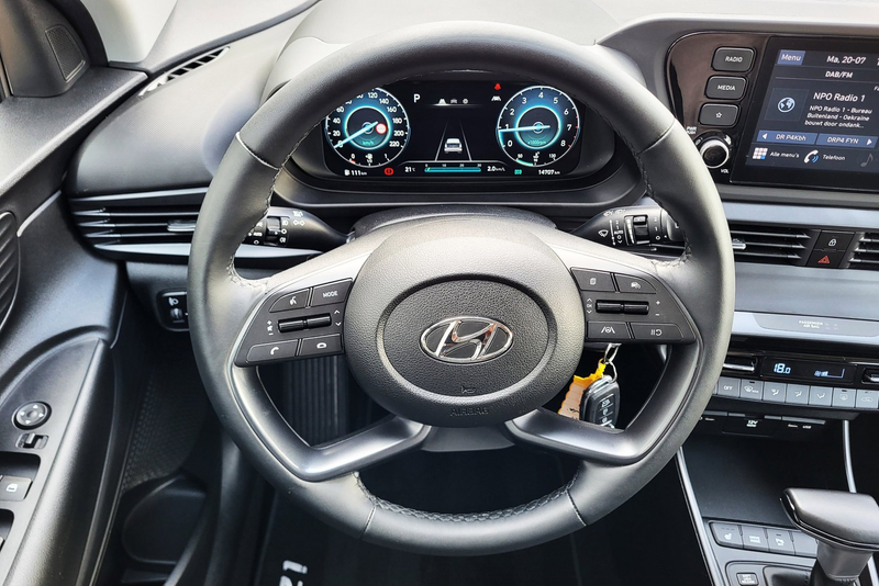 Hyundai i20 1.0 T-GDI Comfort Smart / Apple Carplay & Android — photo 11