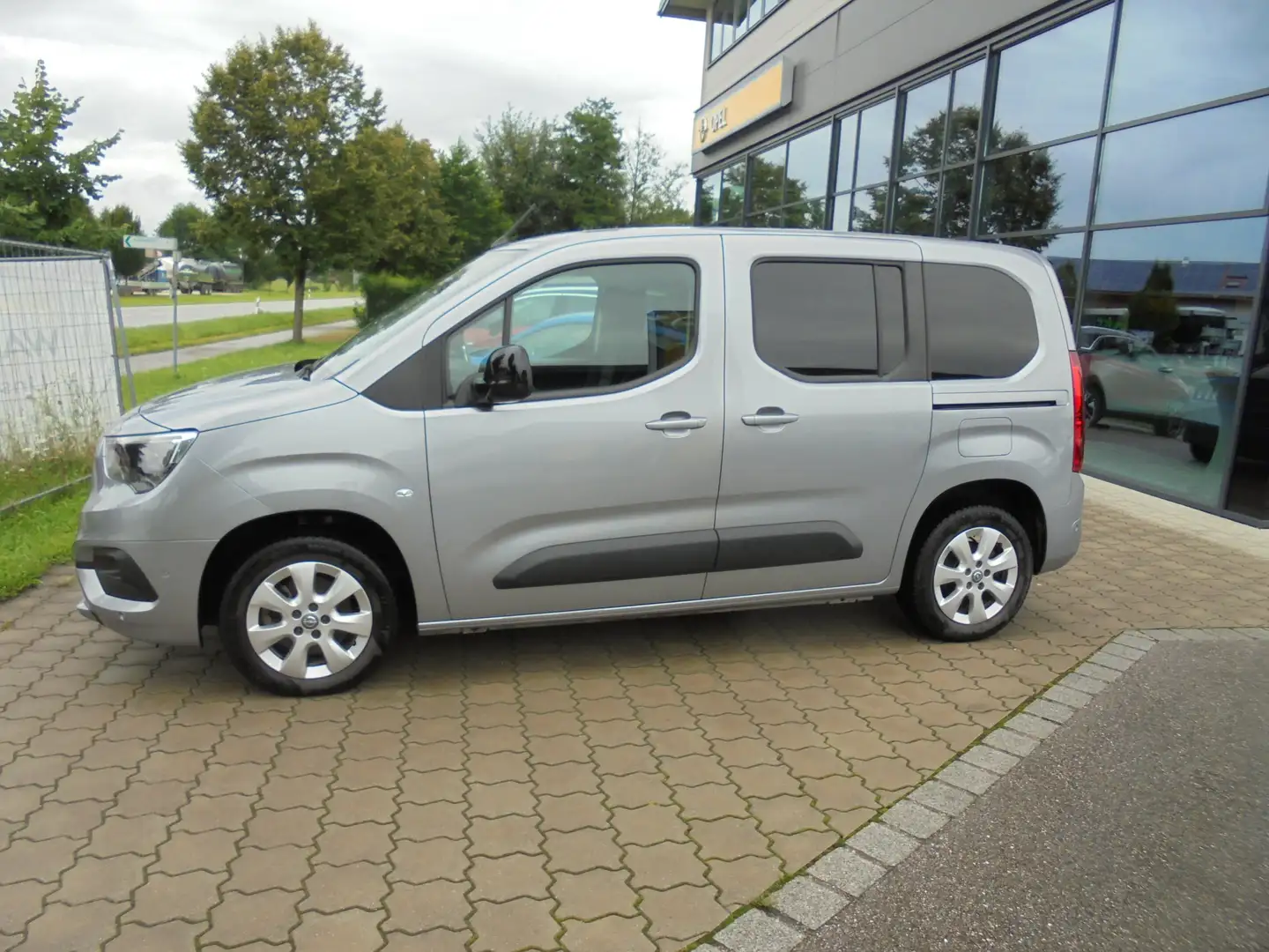 Opel Combo - e Elegance Sitzheizung Einparkhilfe Grau - 2