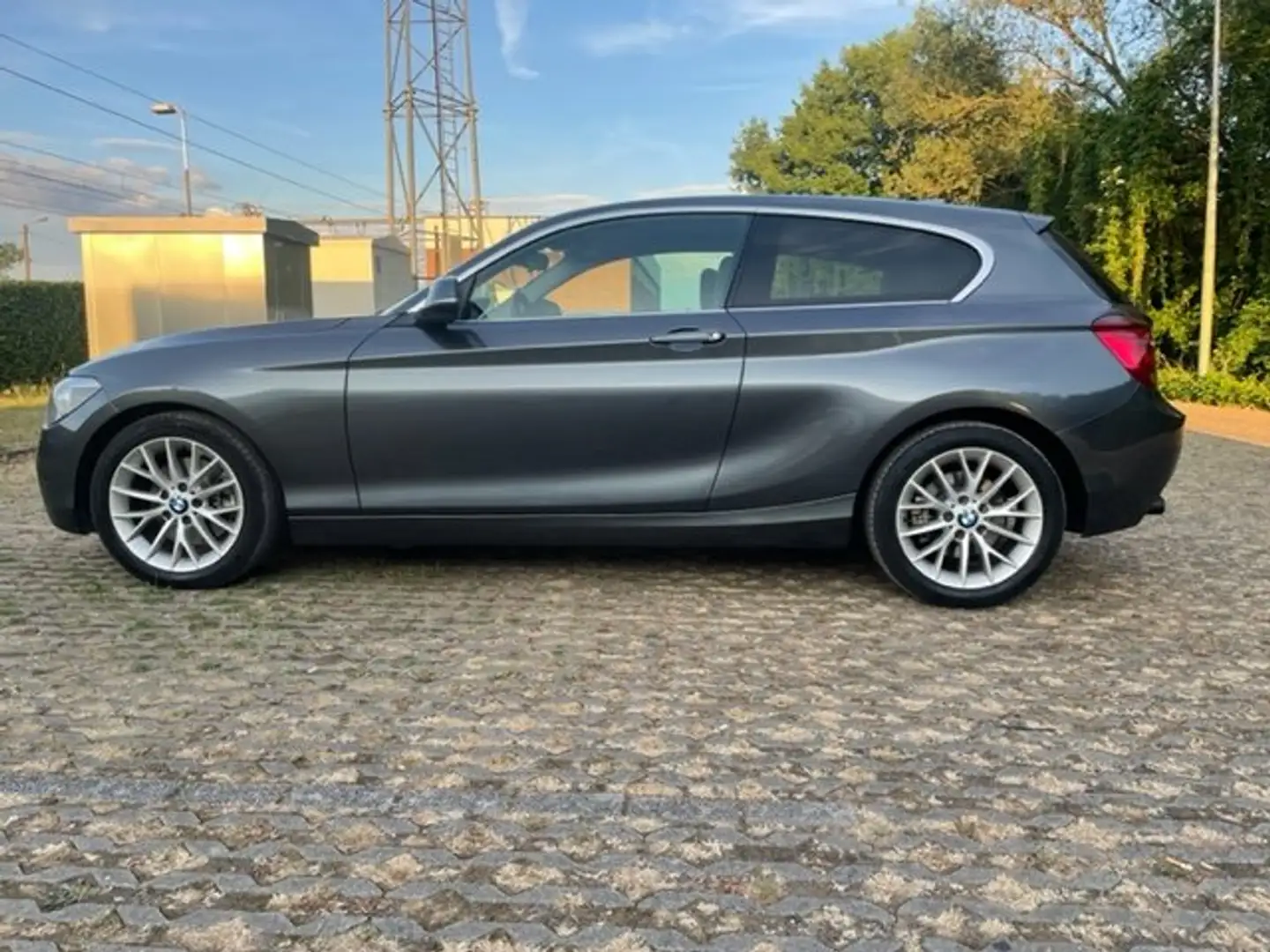 BMW 125 125i siva - 1