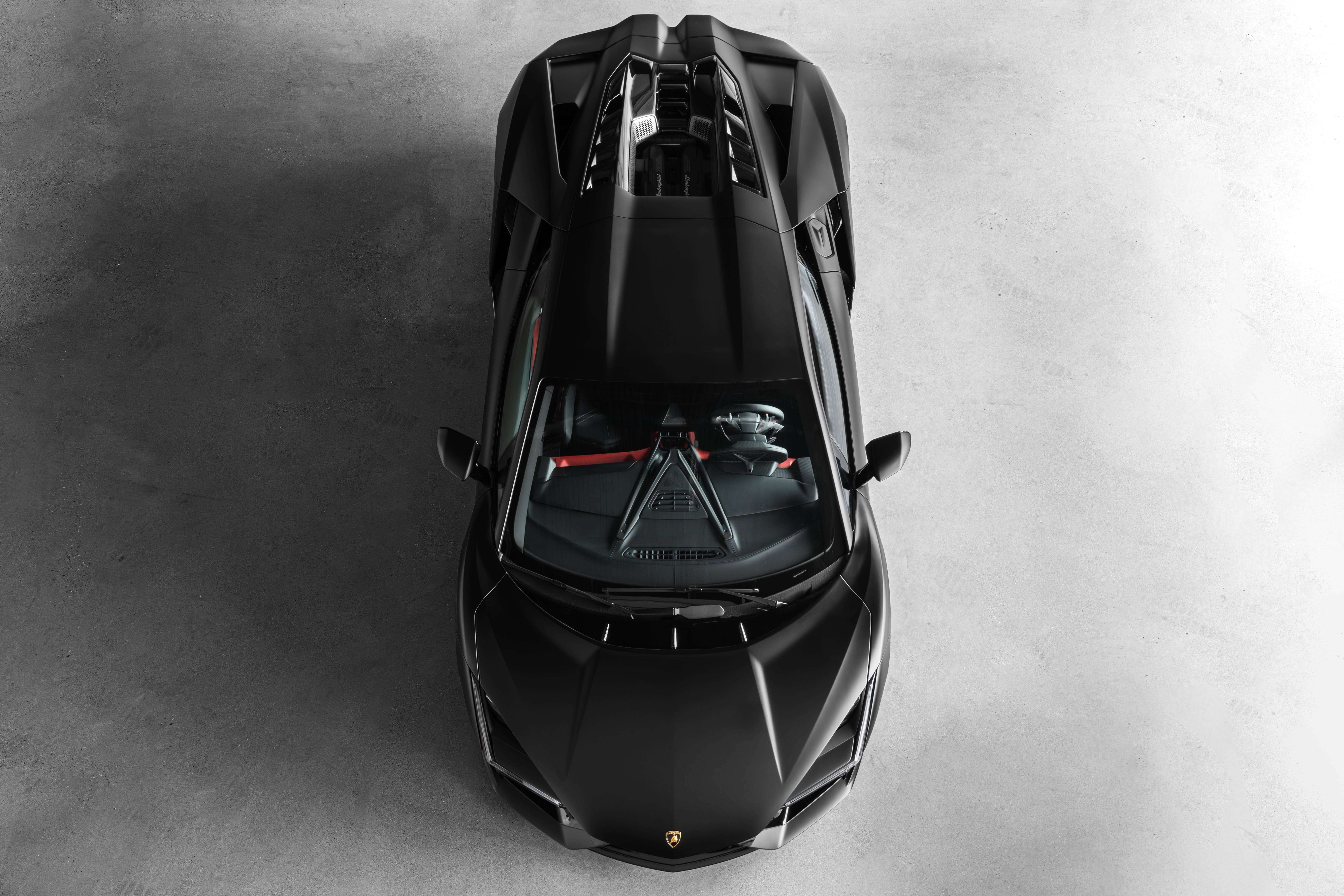 2024 Lamborghini Revuelto