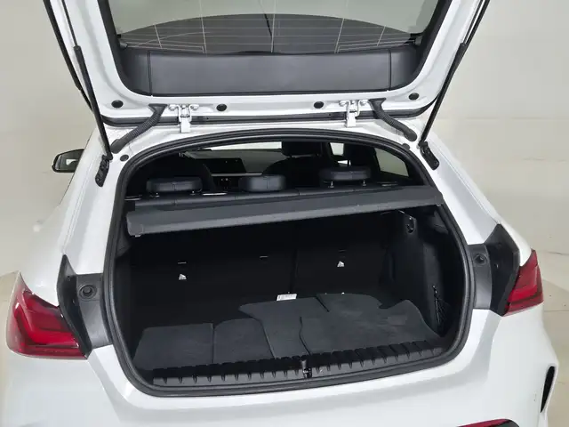 BMW 1 Series view 13