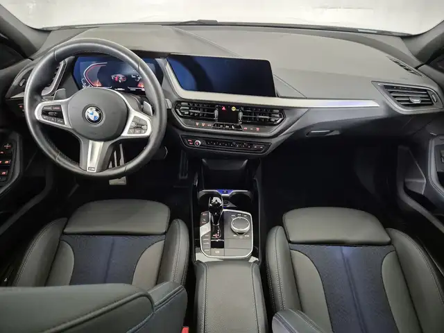 BMW 1 Series view 8