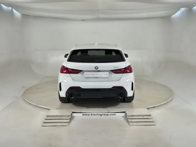 BMW 1 Series view 3