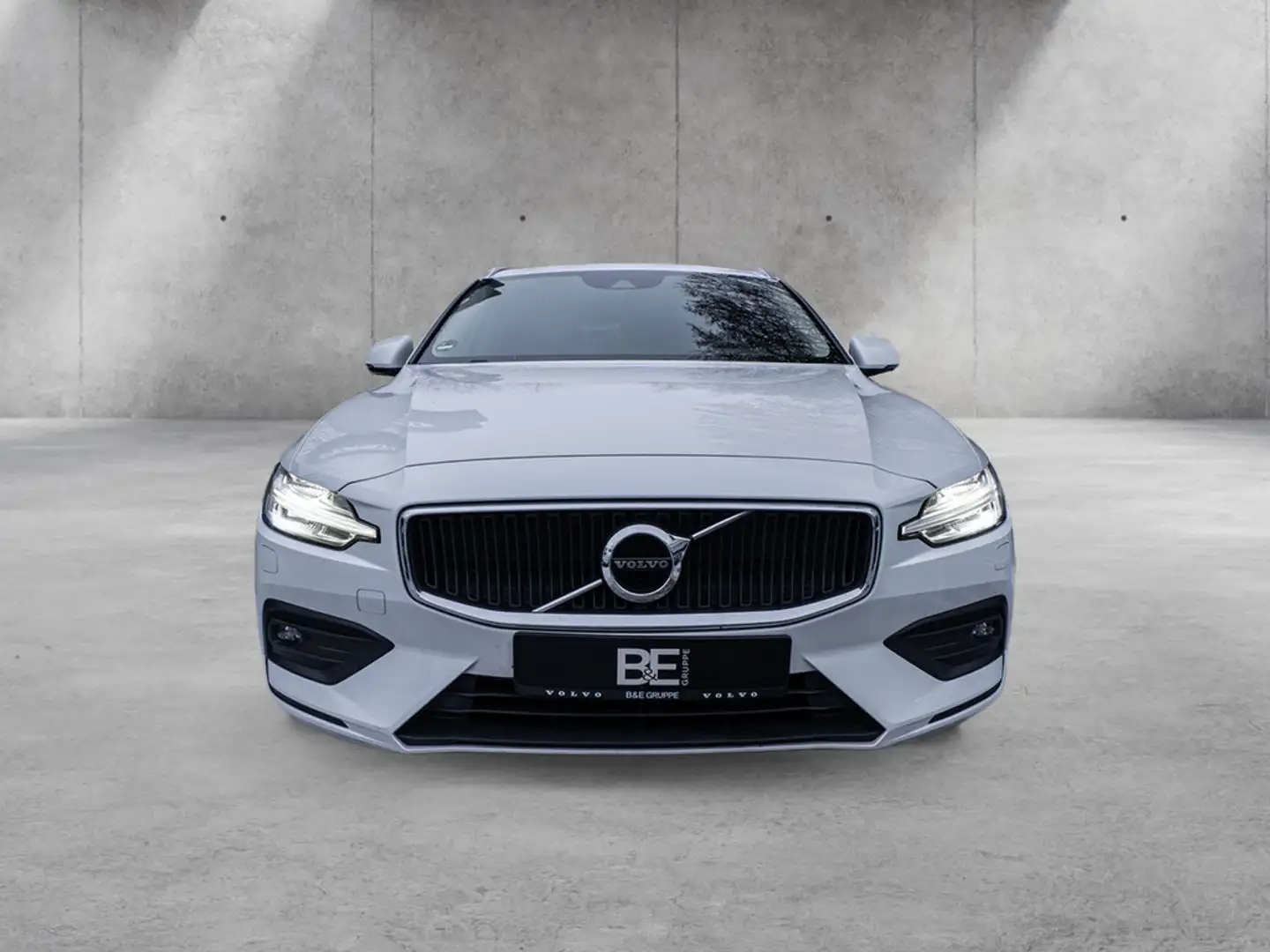 Volvo V60 D4 Momentum NAVI KAM BLIS LICHT-PAKET Weiß - 2