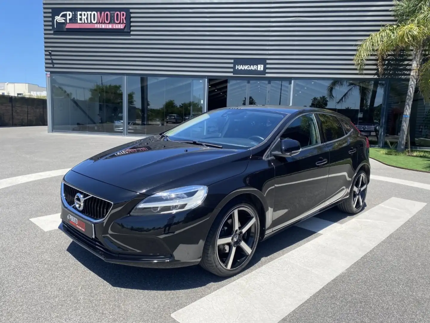 Volvo V40 D2 Momentum 120 Noir - 2