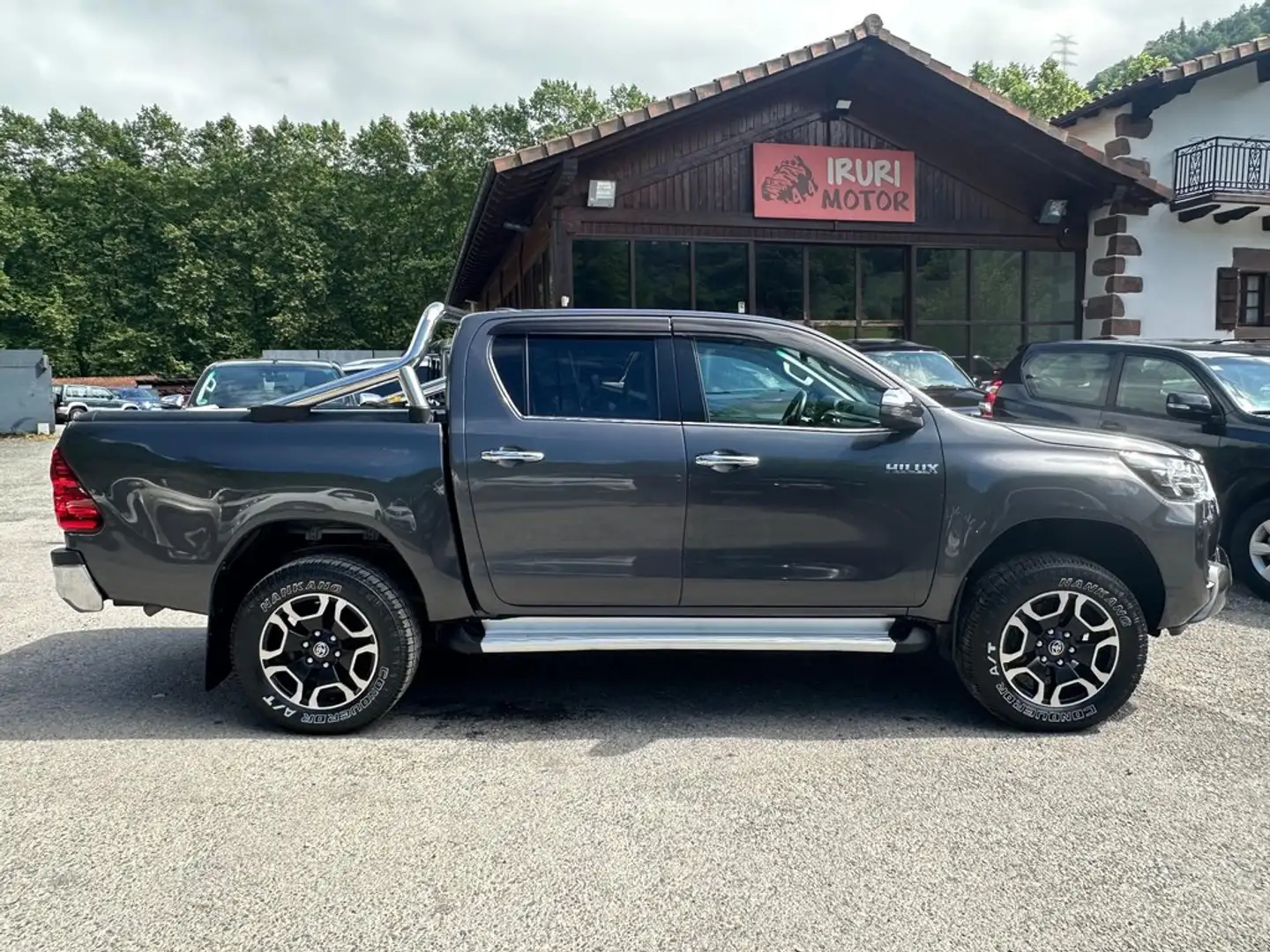 Toyota Hilux 2.8 D-4D 150kW (204) C. Doble VXL A/T Gris - 1