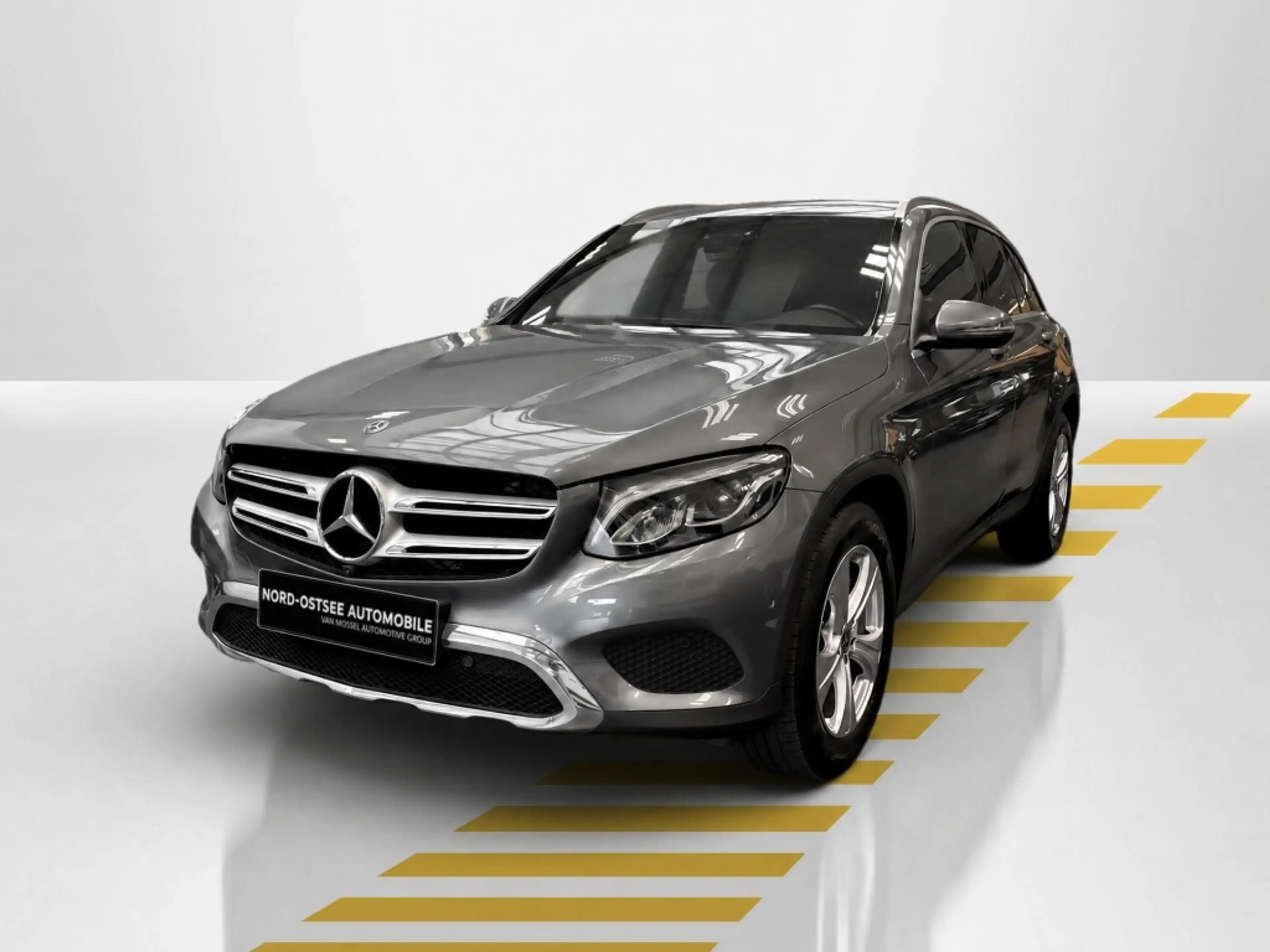 Mercedes-Benz GLC 250 4M EXCLUSIVE AHK LED 360° TOTWINKEL SHZ — photo 2
