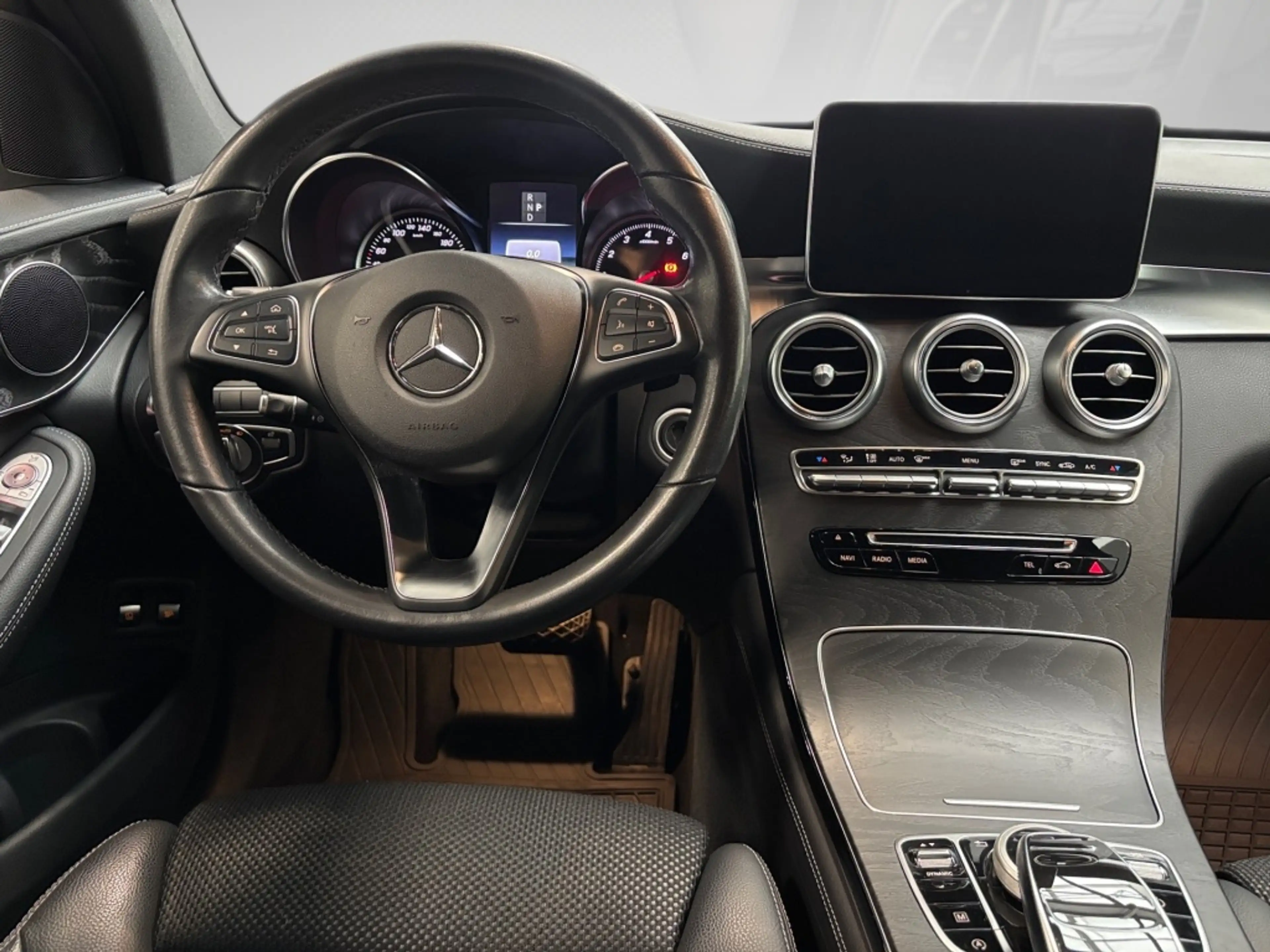 Mercedes-Benz GLC 250 4M EXCLUSIVE AHK LED 360° TOTWINKEL SHZ — photo 10