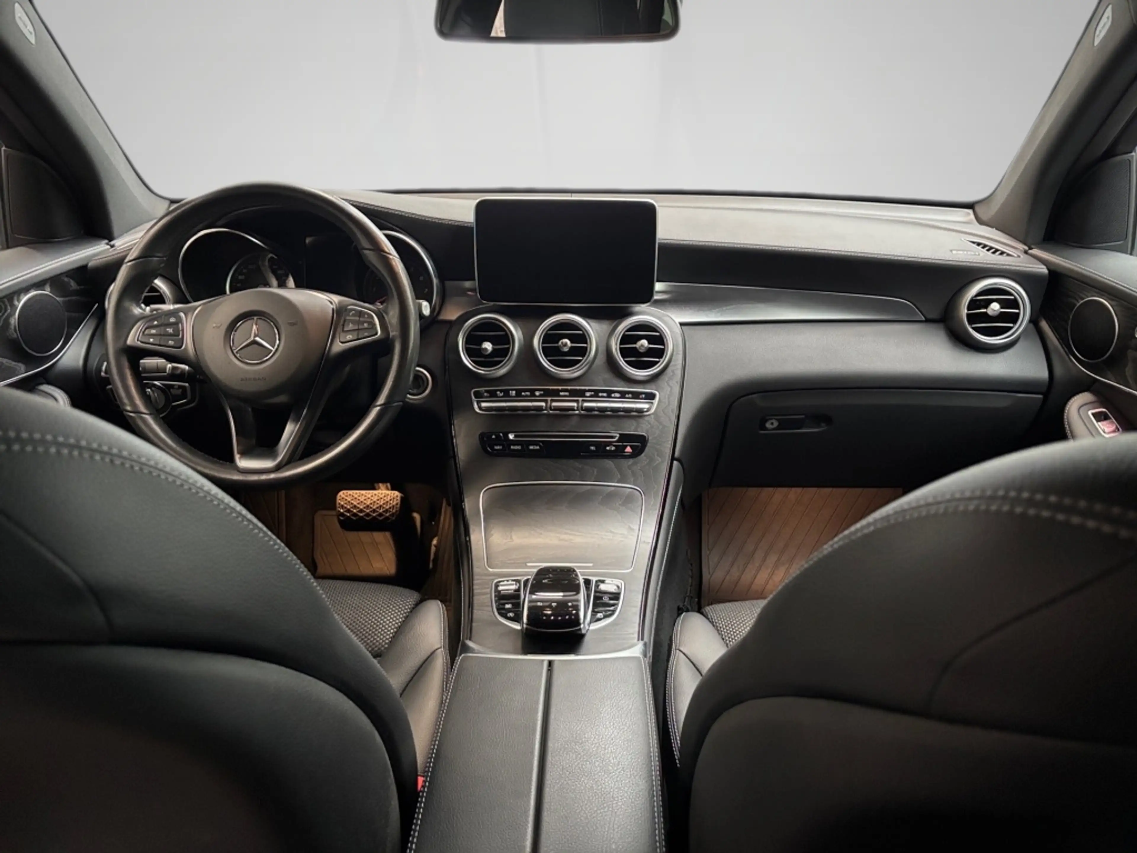 Mercedes-Benz GLC 250 4M EXCLUSIVE AHK LED 360° TOTWINKEL SHZ — photo 11