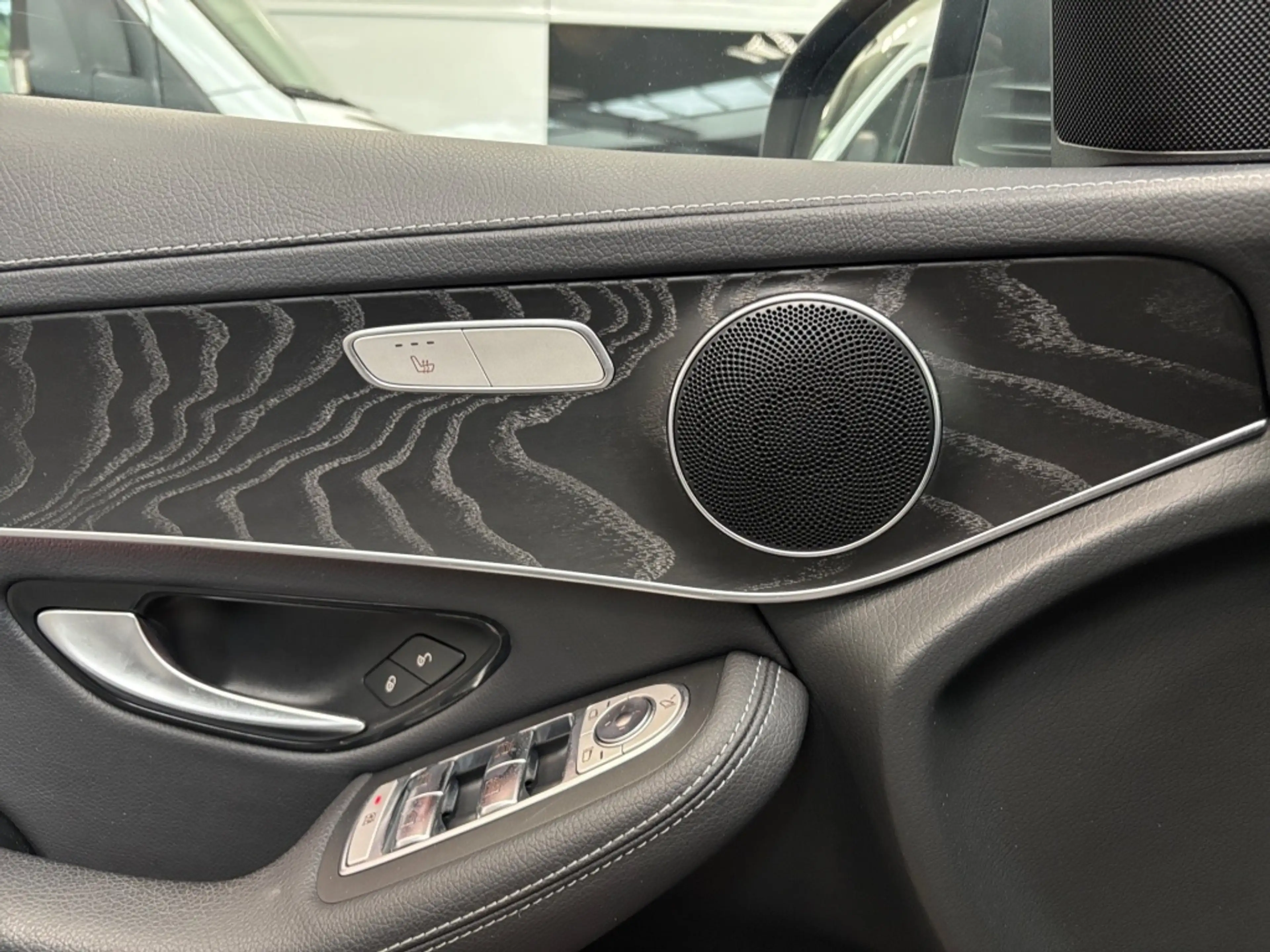Mercedes-Benz GLC 250 4M EXCLUSIVE AHK LED 360° TOTWINKEL SHZ — photo 8