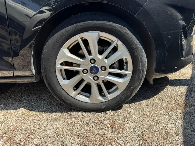 Ford Fiesta view 11