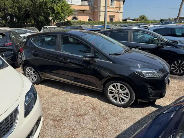Ford Fiesta view 3