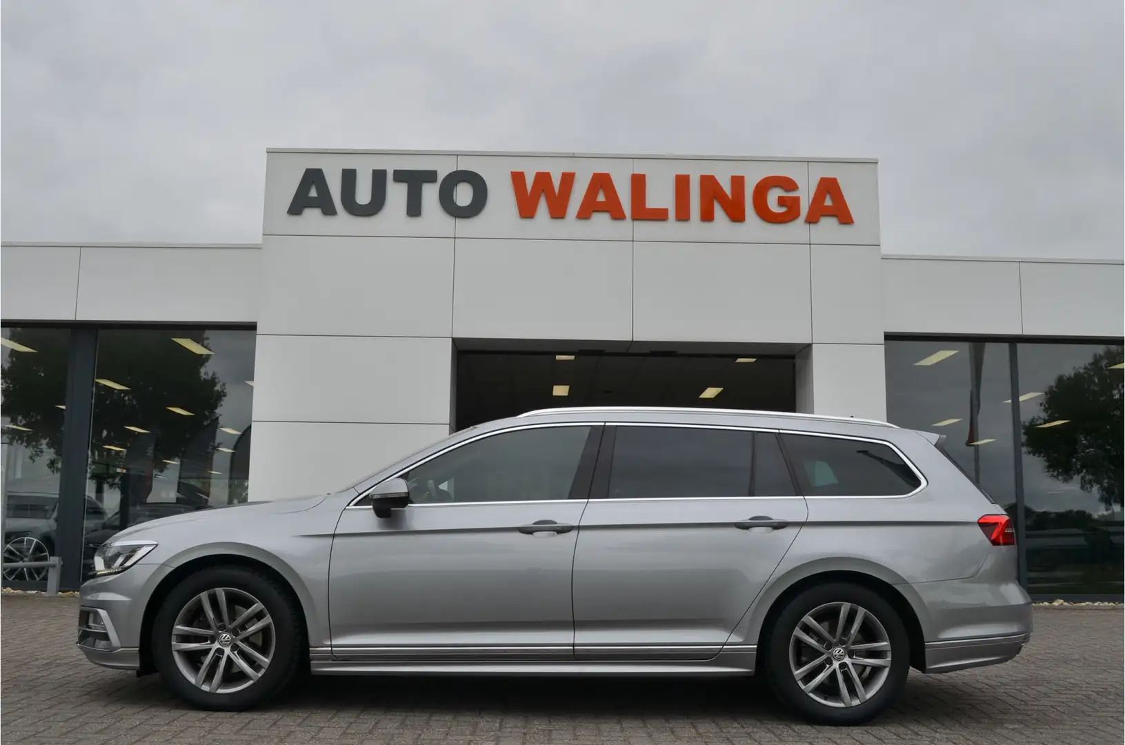 Volkswagen Passat Variant 1.4 TSI ACT Highline Business R Dynaudio | Virtual Grijs - 2