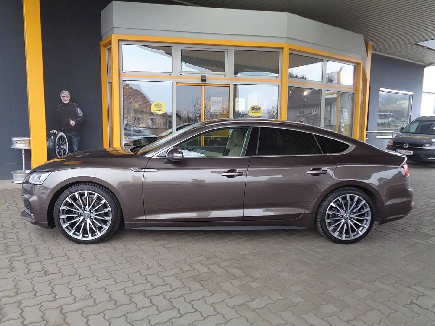 Audi A5 SB sport 2,0 TDI**S-LINE** Braun - 2