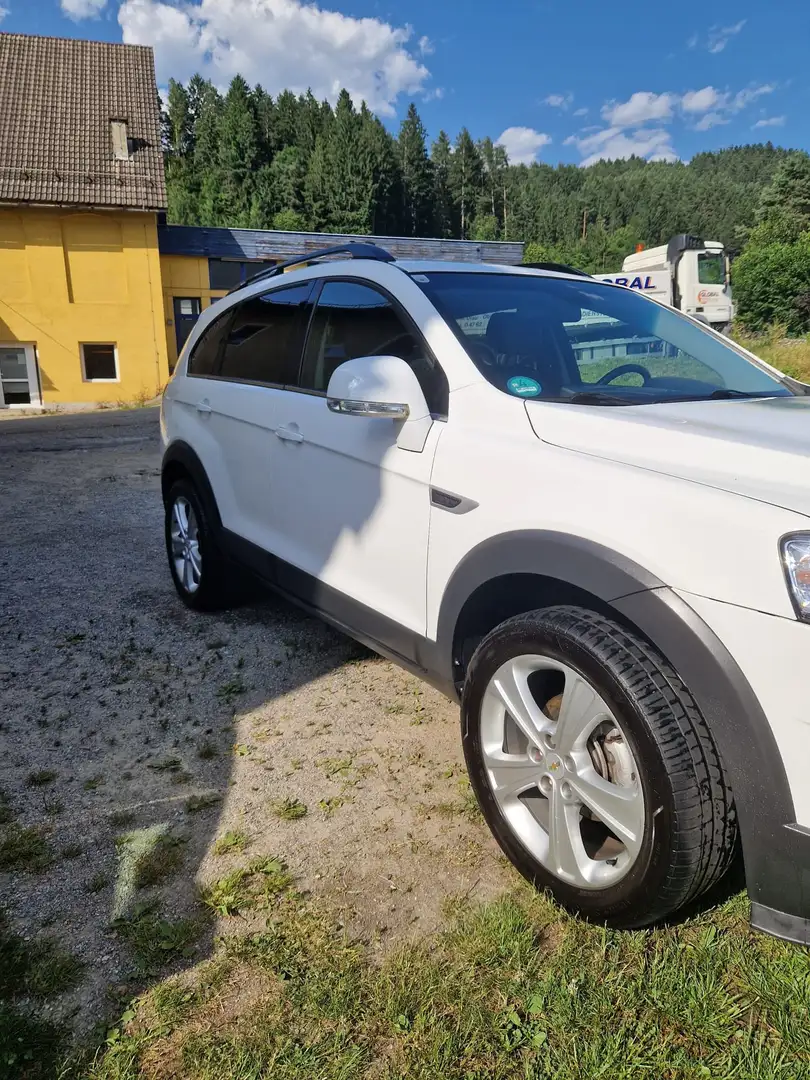 Chevrolet Captiva Captiva LTZ 2,2 4WD Aut. LTZ Bílá - 2