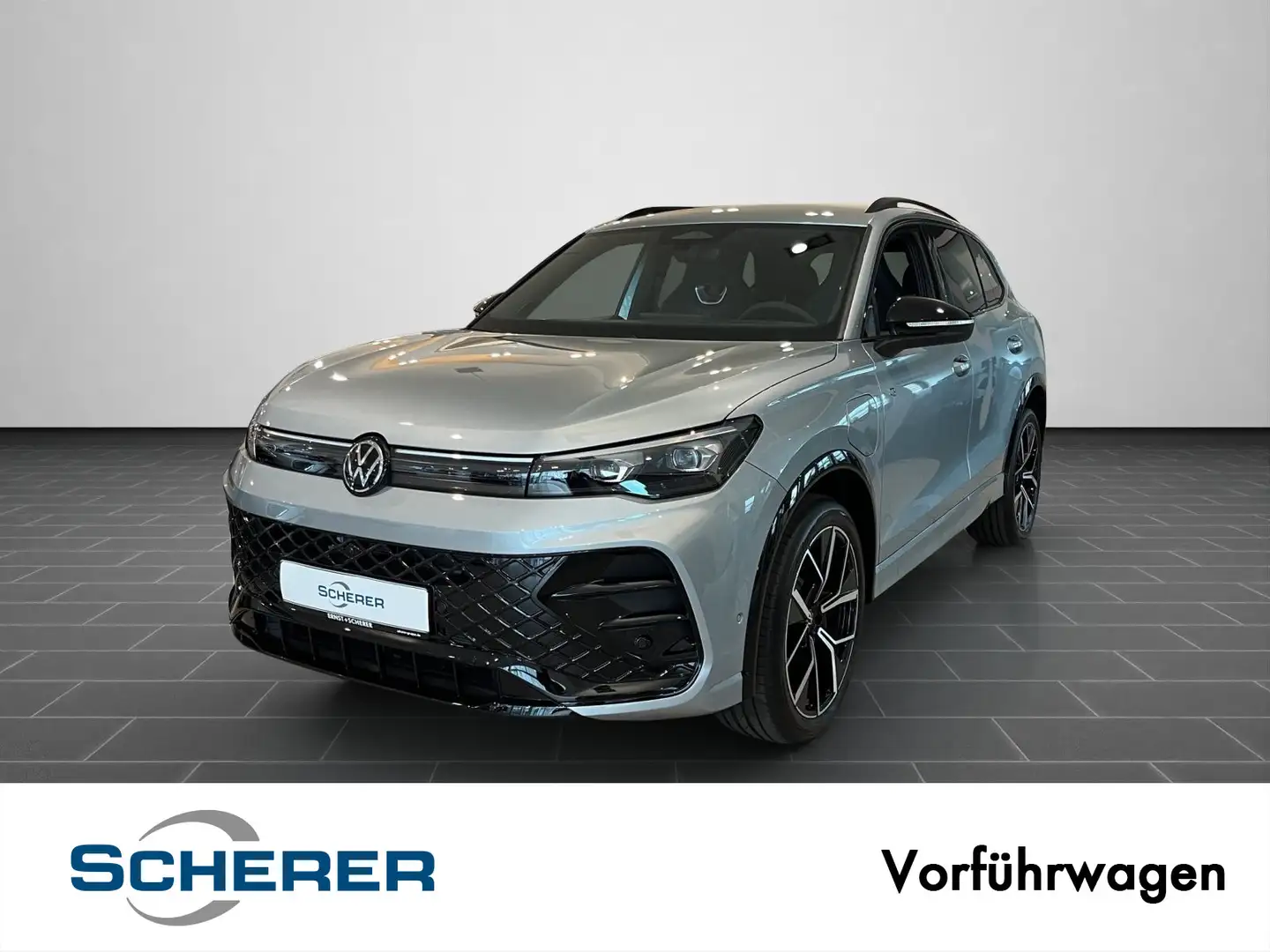Volkswagen Tiguan R-Line 1,5 l eHybrid OPF 110 kW (150 PS) Silber - 1
