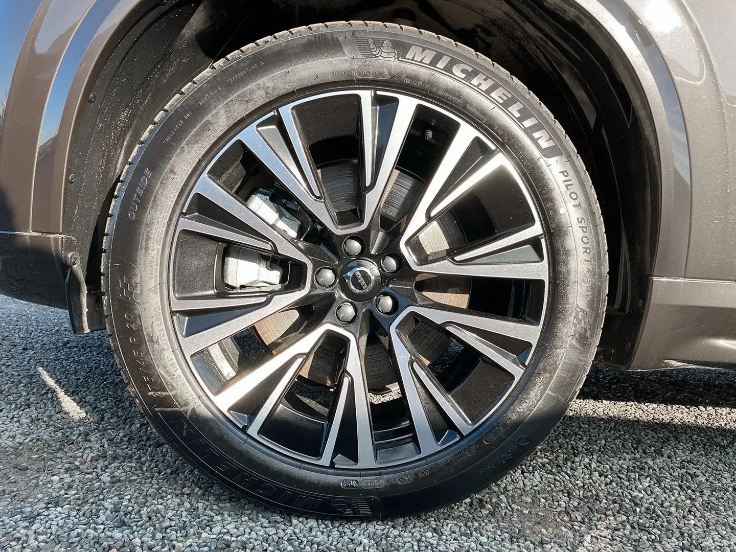 Volvo XC90 T8 AWD Core Automatik 7-Sitzer  ACC BLIS Grau - 2