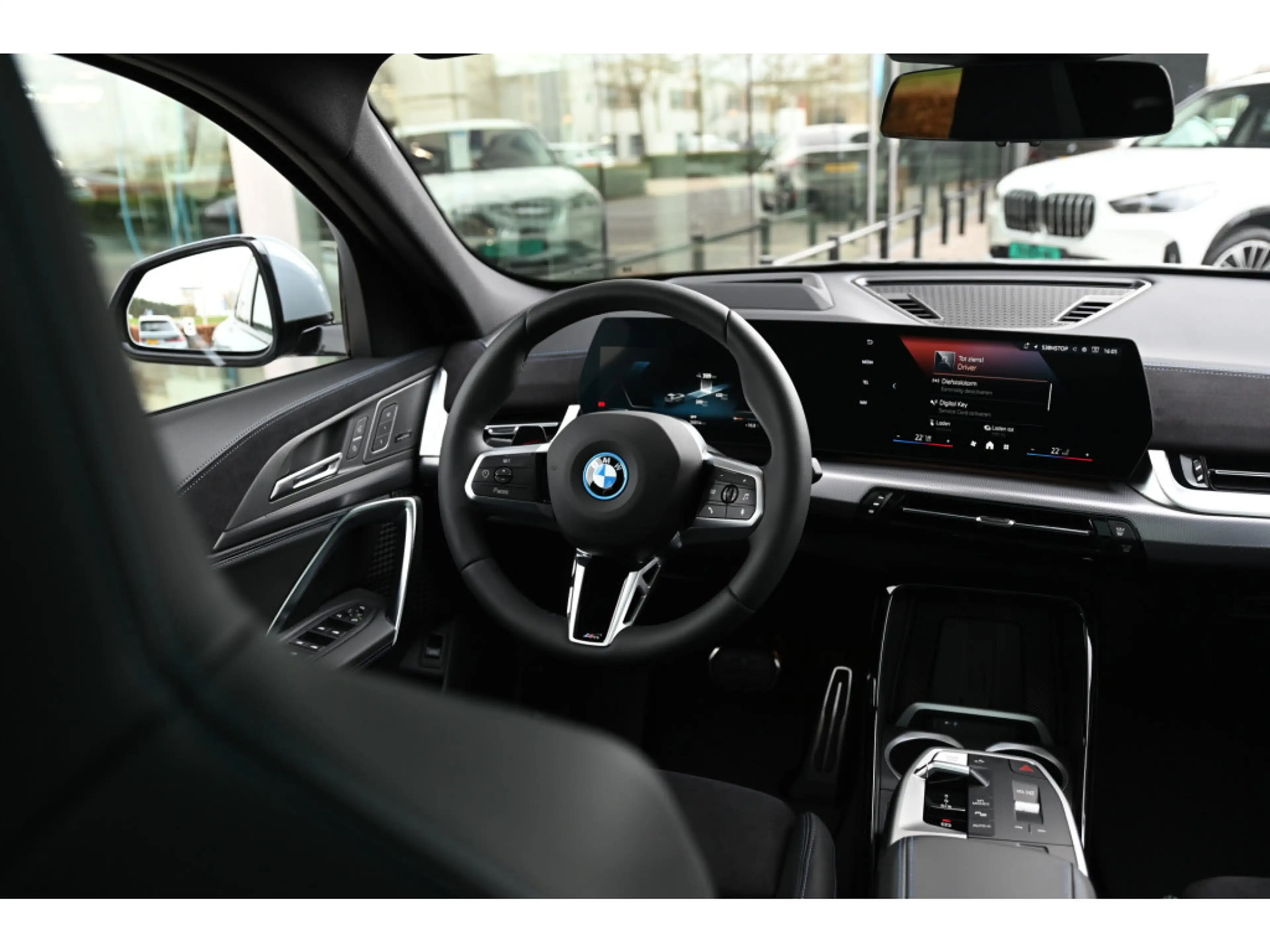 BMW iX2 eDrive20 M Sport / Panoramadak / Trekhaak / M Spor — photo 8