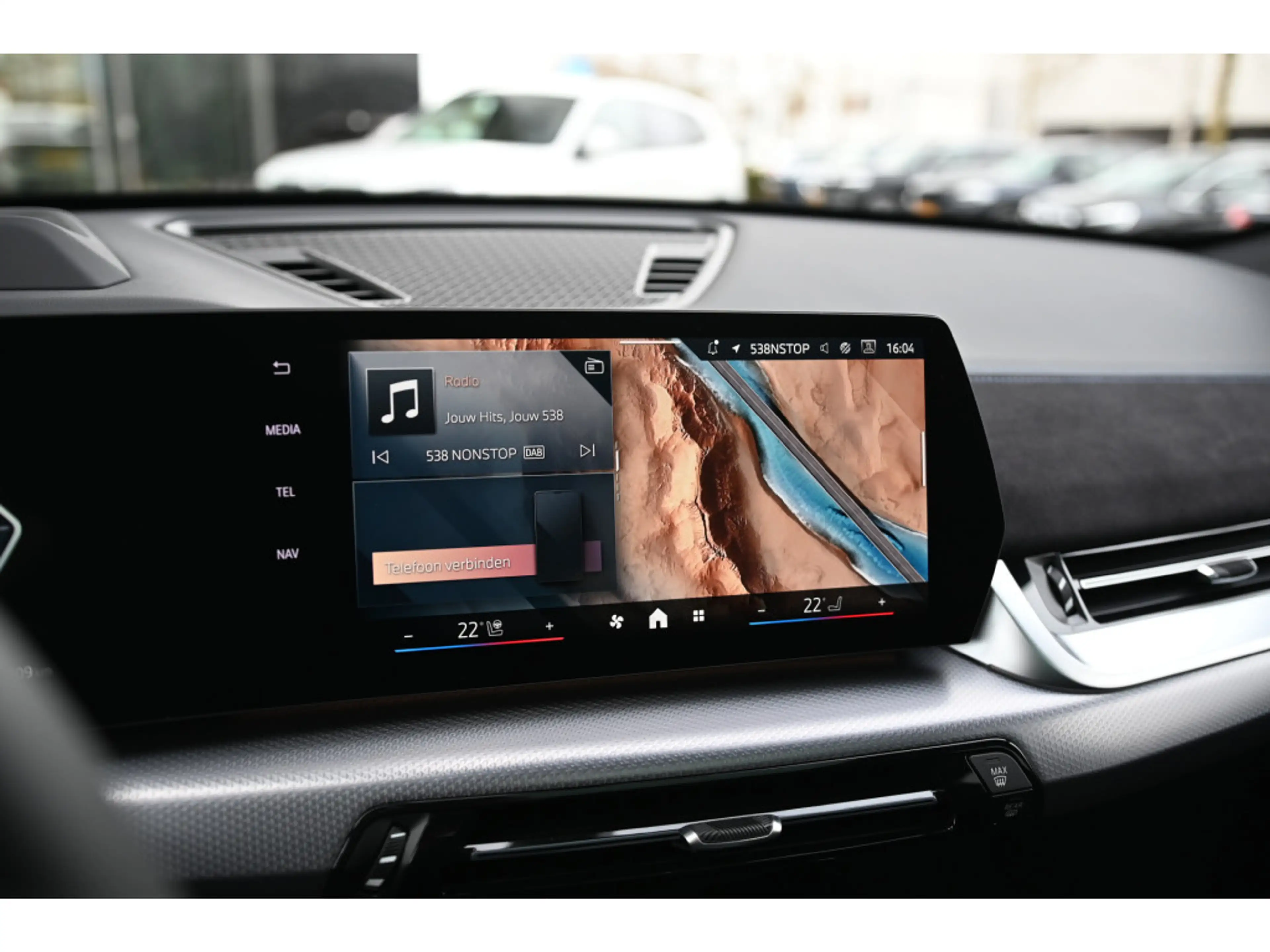 BMW iX2 eDrive20 M Sport / Panoramadak / Trekhaak / M Spor — photo 13
