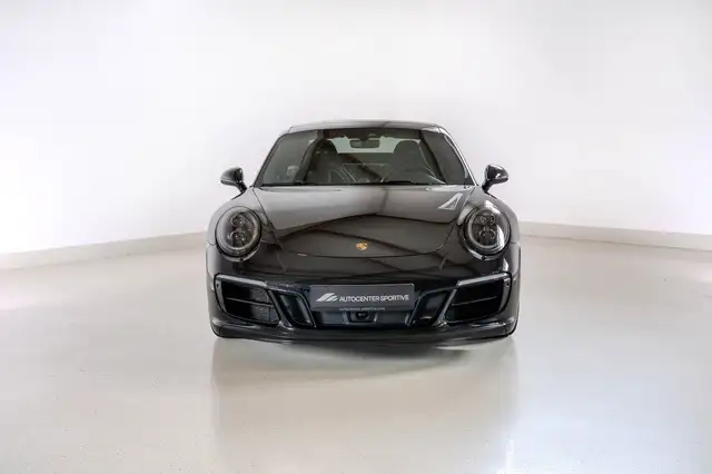 Porsche 911 view 2