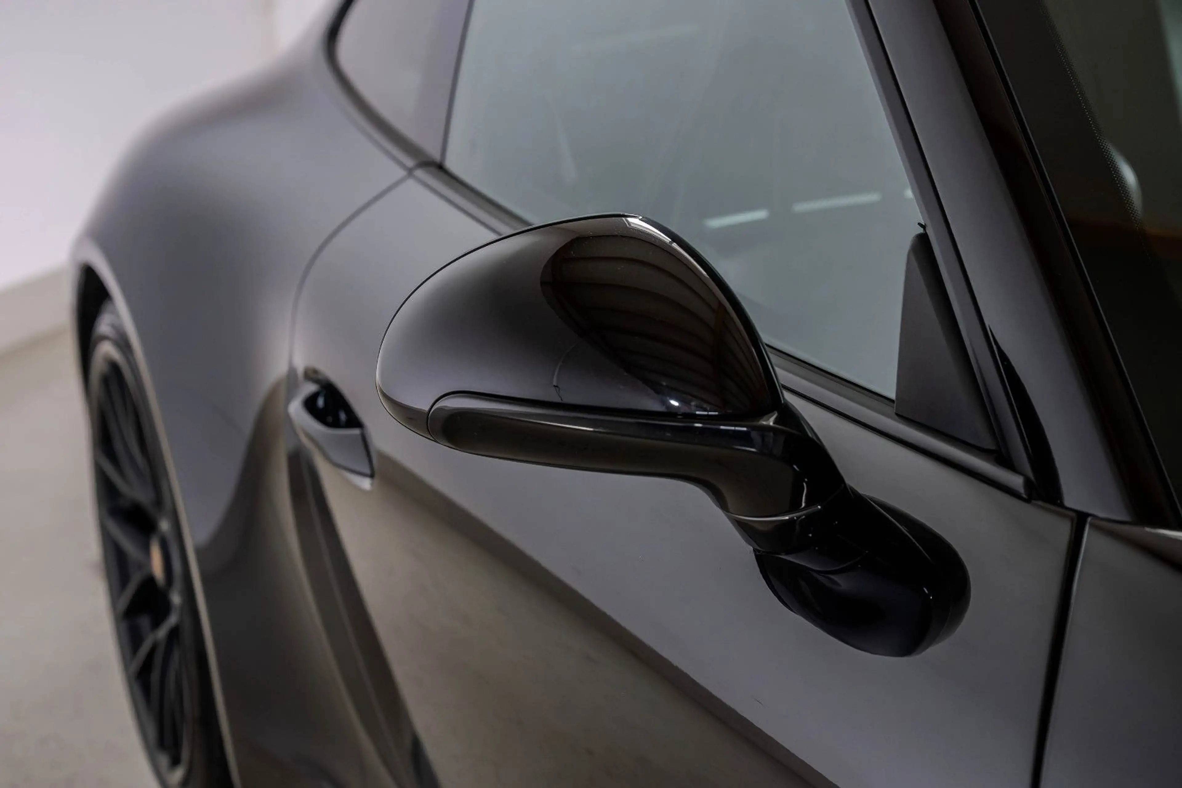 Porsche 991 911 Carrera 4 GTS PCCB PDCC LIFT PDLS+ SCHALENSI — photo 9
