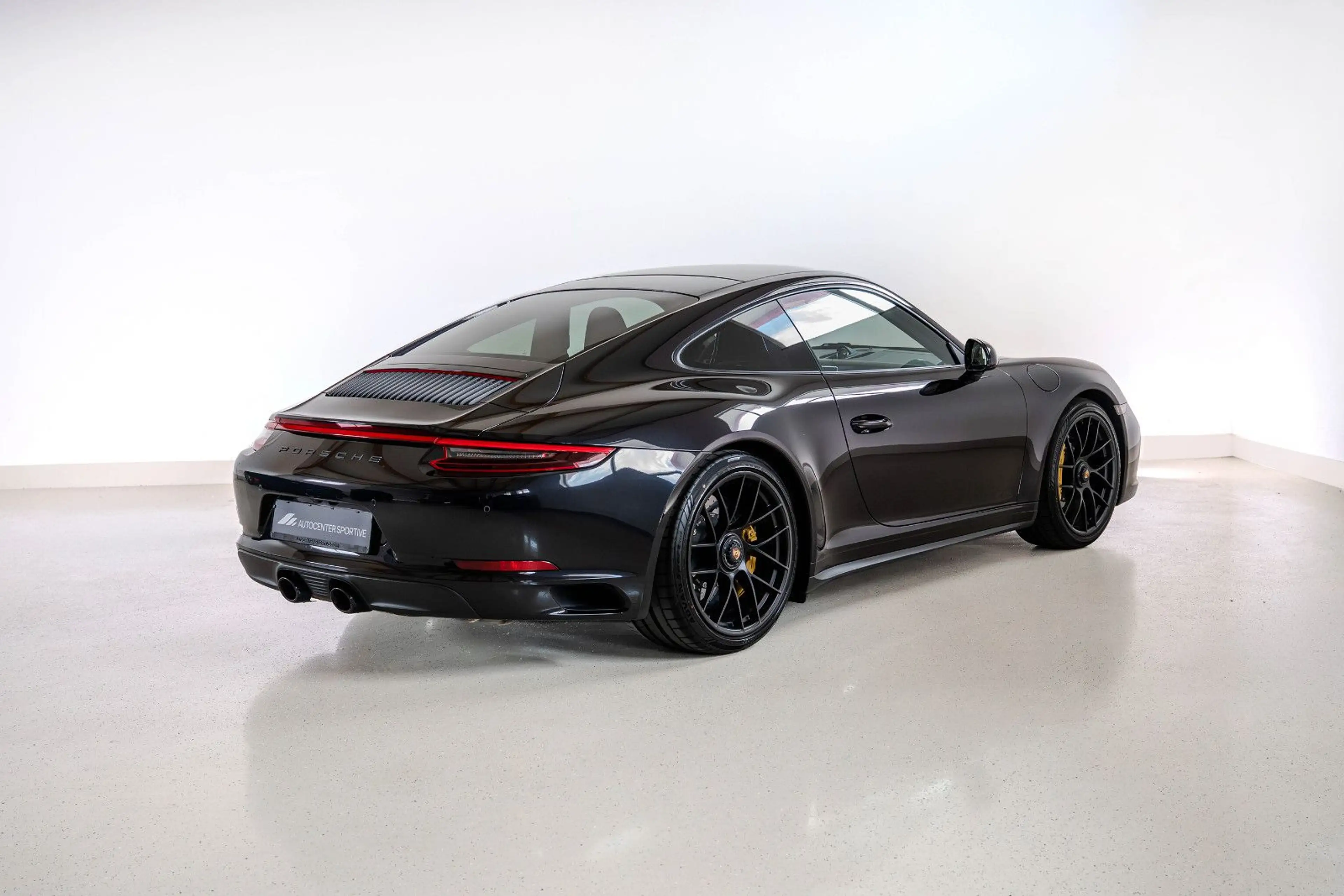 Porsche 991 911 Carrera 4 GTS PCCB PDCC LIFT PDLS+ SCHALENSI — photo 4