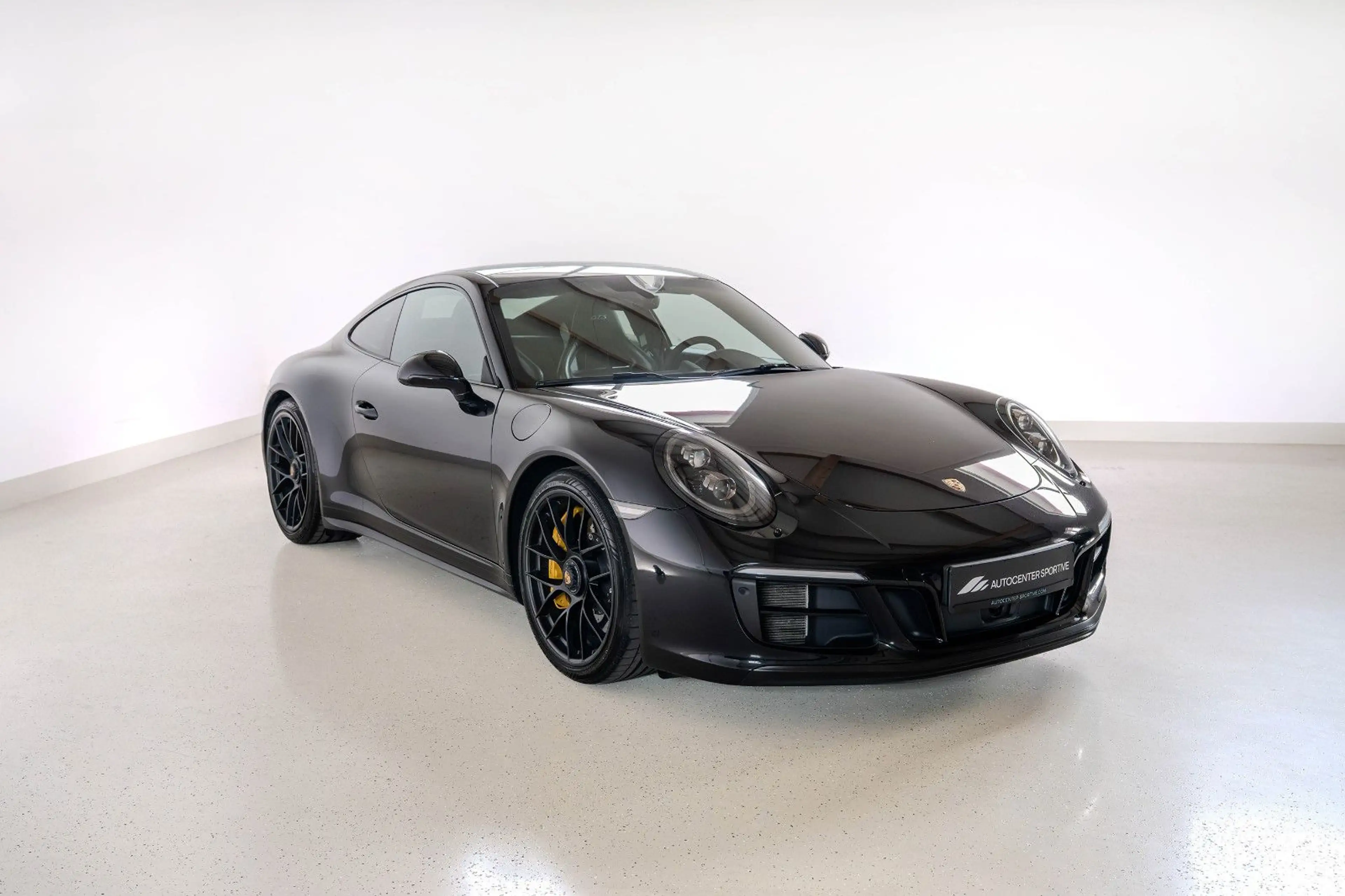 Porsche 991 911 Carrera 4 GTS PCCB PDCC LIFT PDLS+ SCHALENSI