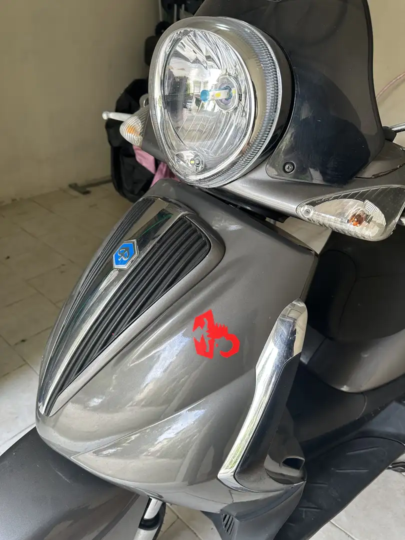 Piaggio Beverly 125 tourer - 2