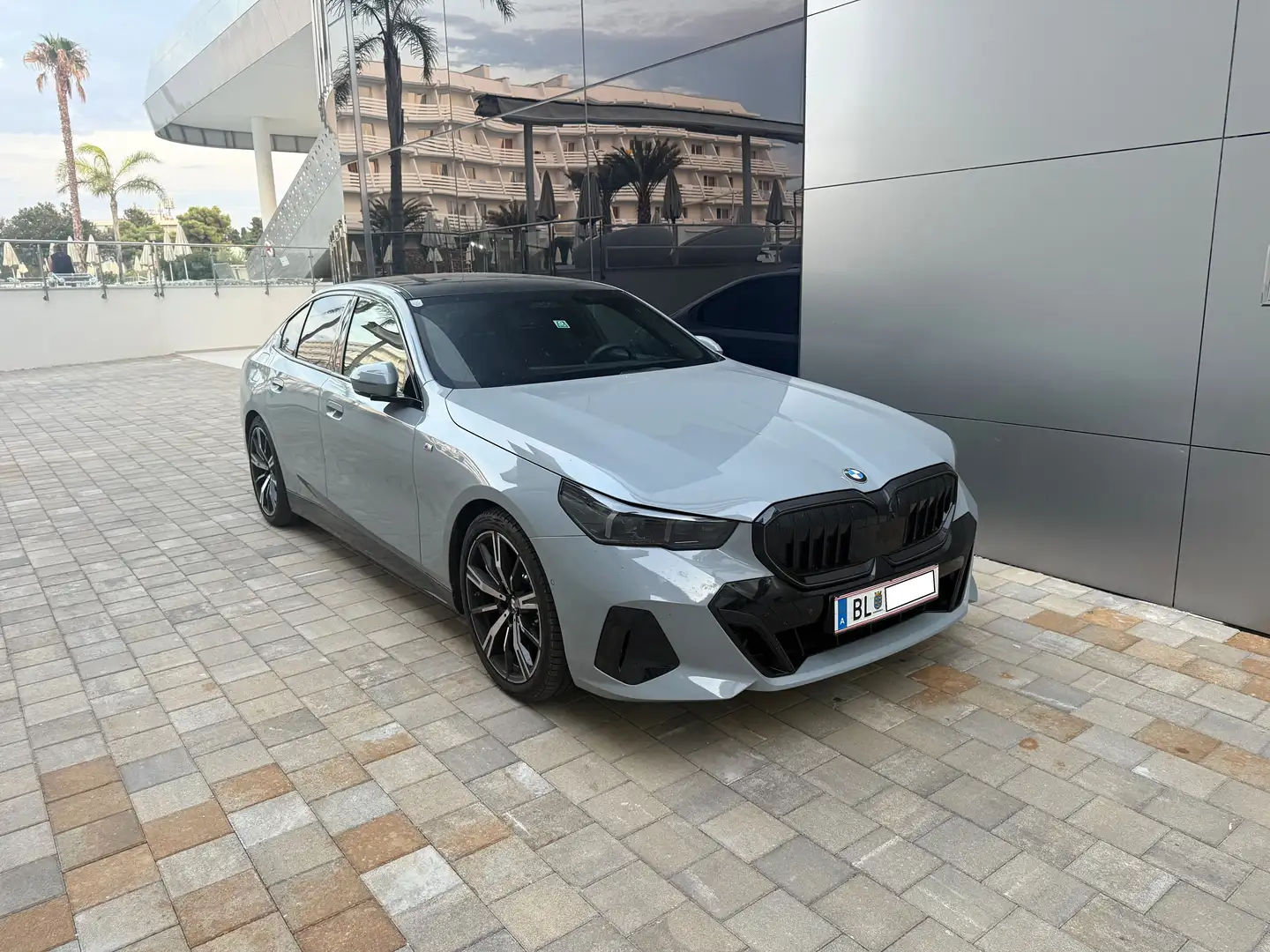 BMW 520 d MHEV xDrive Aut.//WERKSGARANTIE bis 01/2028// Grau - 1