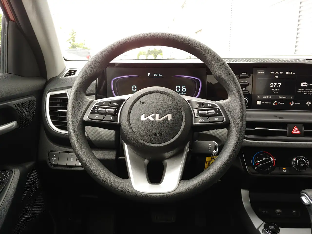 Kia Seltos photo Kia Seltos
