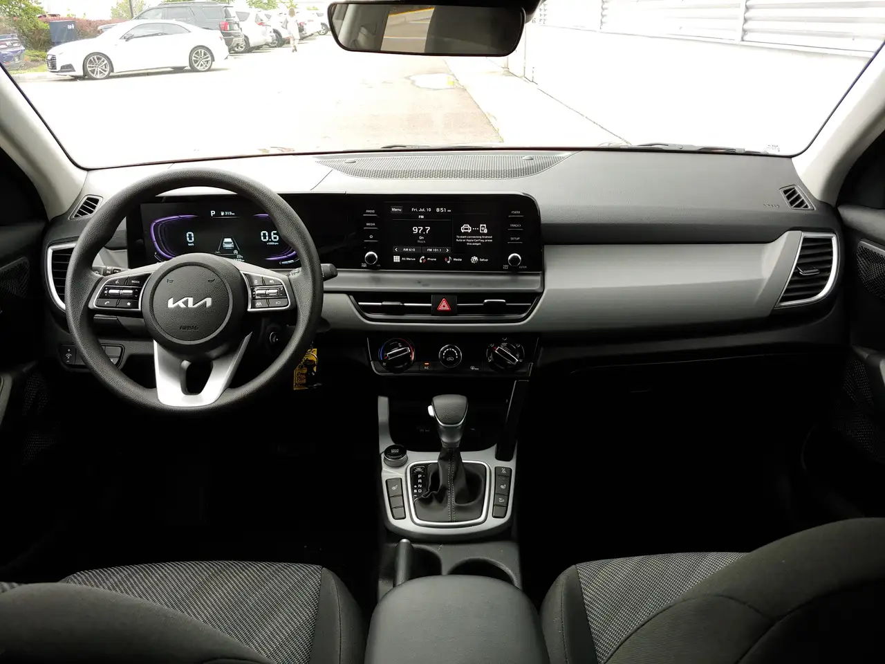 Kia Seltos photo Kia Seltos