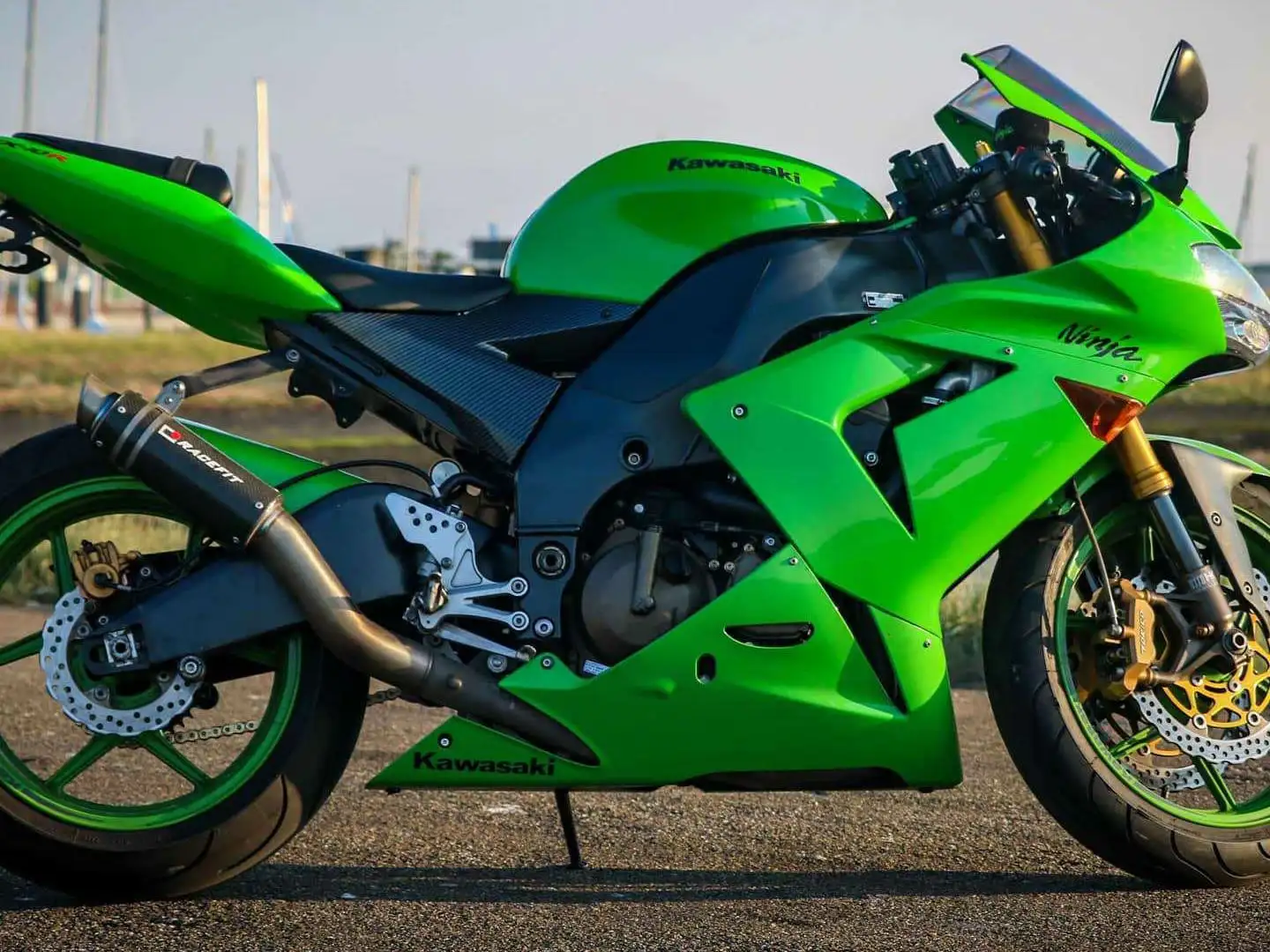 Kawasaki Ninja ZX-10R zelena - 1