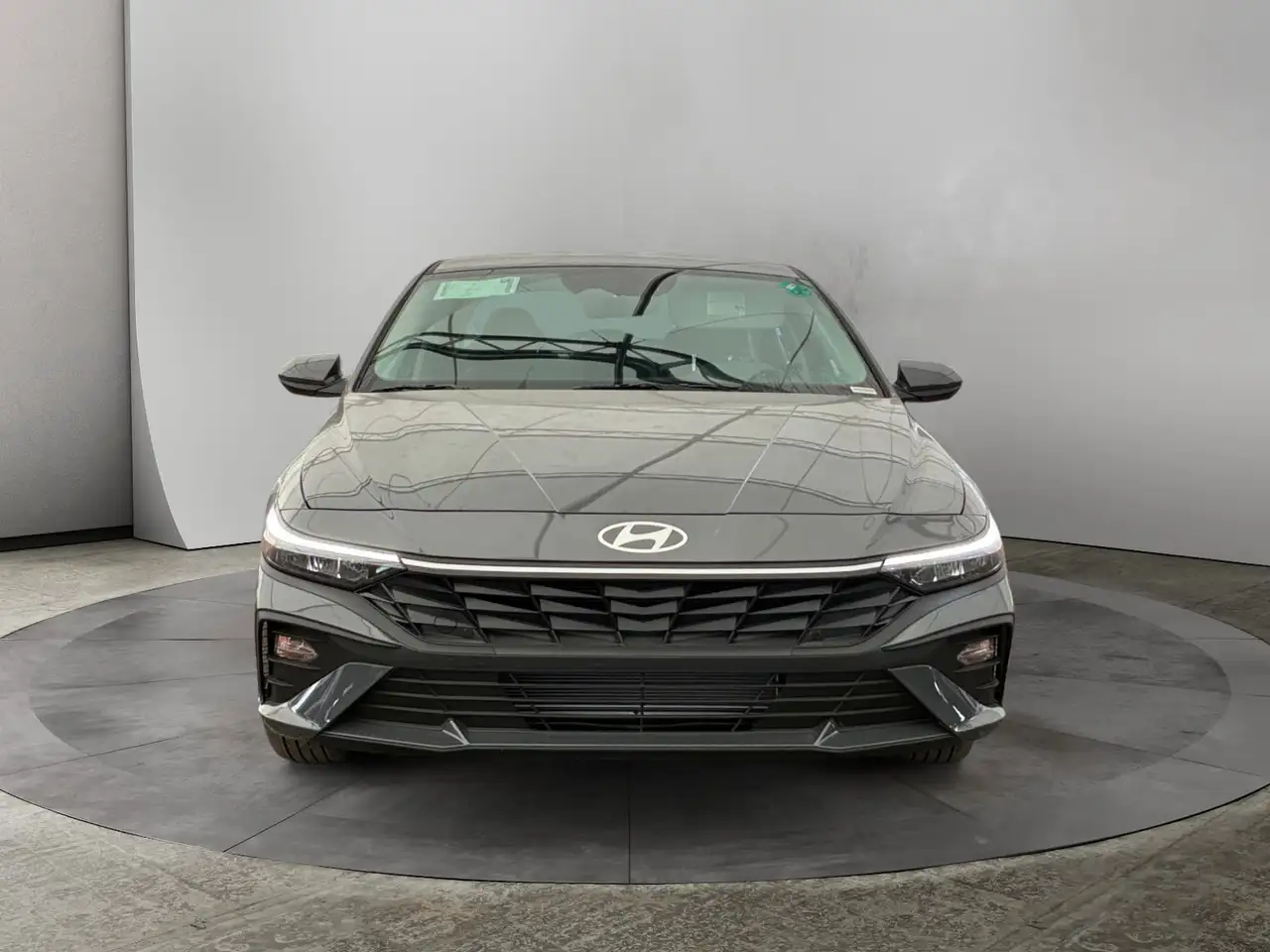 Hyundai ELANTRA снимка Hyundai ELANTRA
