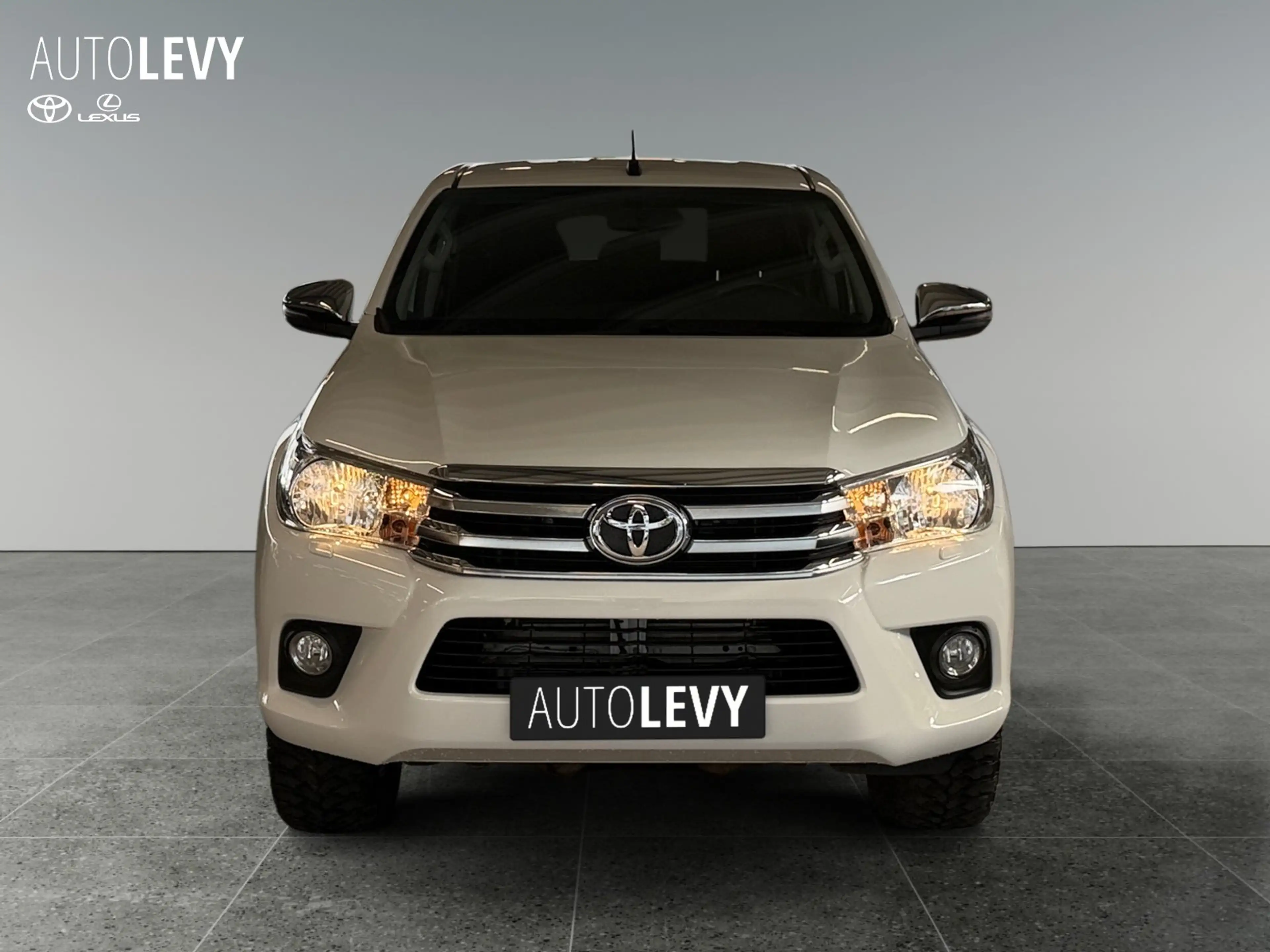 Toyota Hilux 2.4 D 4x4 DoubleCap Hardtop +AHK+Kamera+ — photo 9