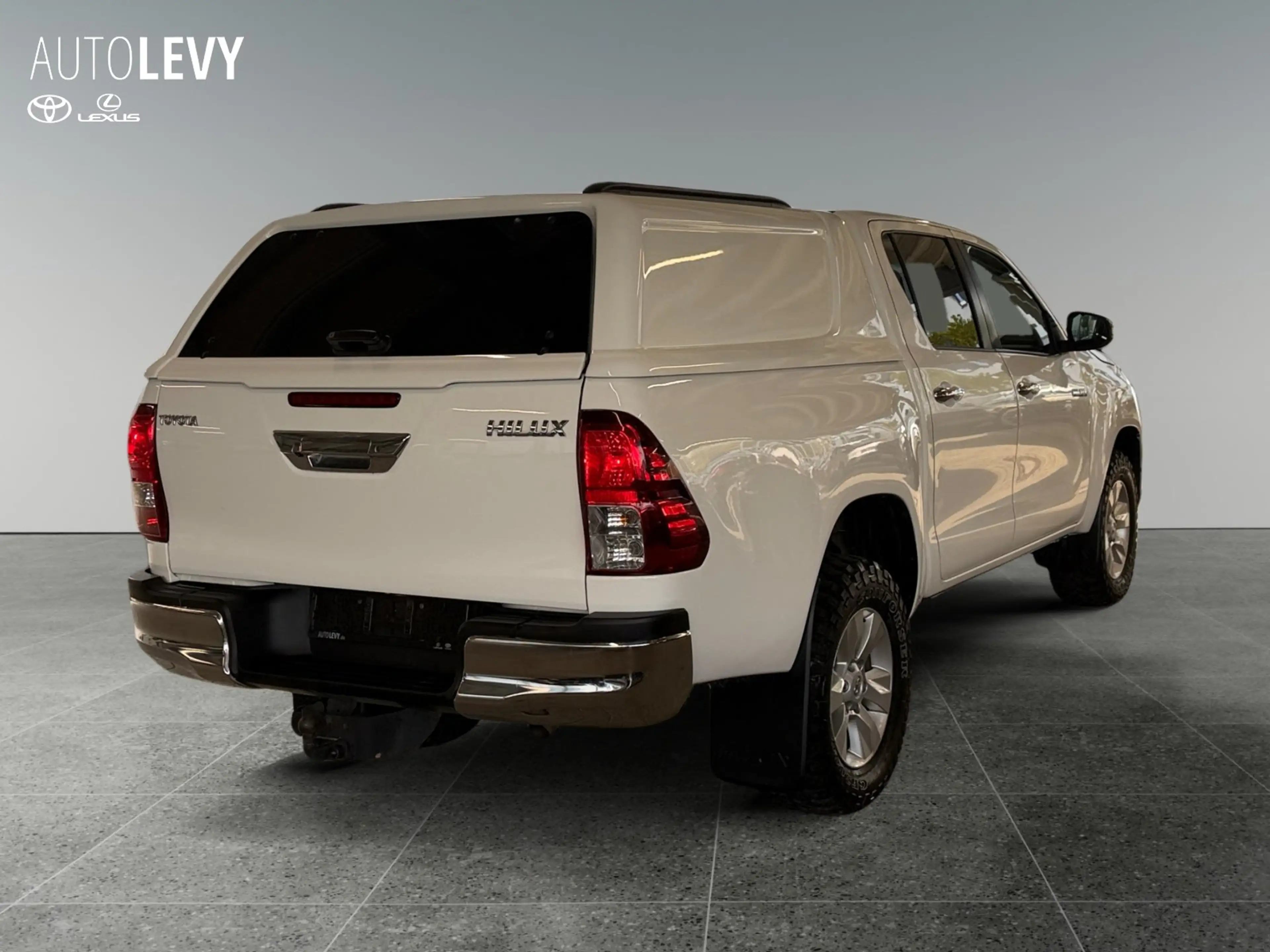 Toyota Hilux 2.4 D 4x4 DoubleCap Hardtop +AHK+Kamera+ — photo 6
