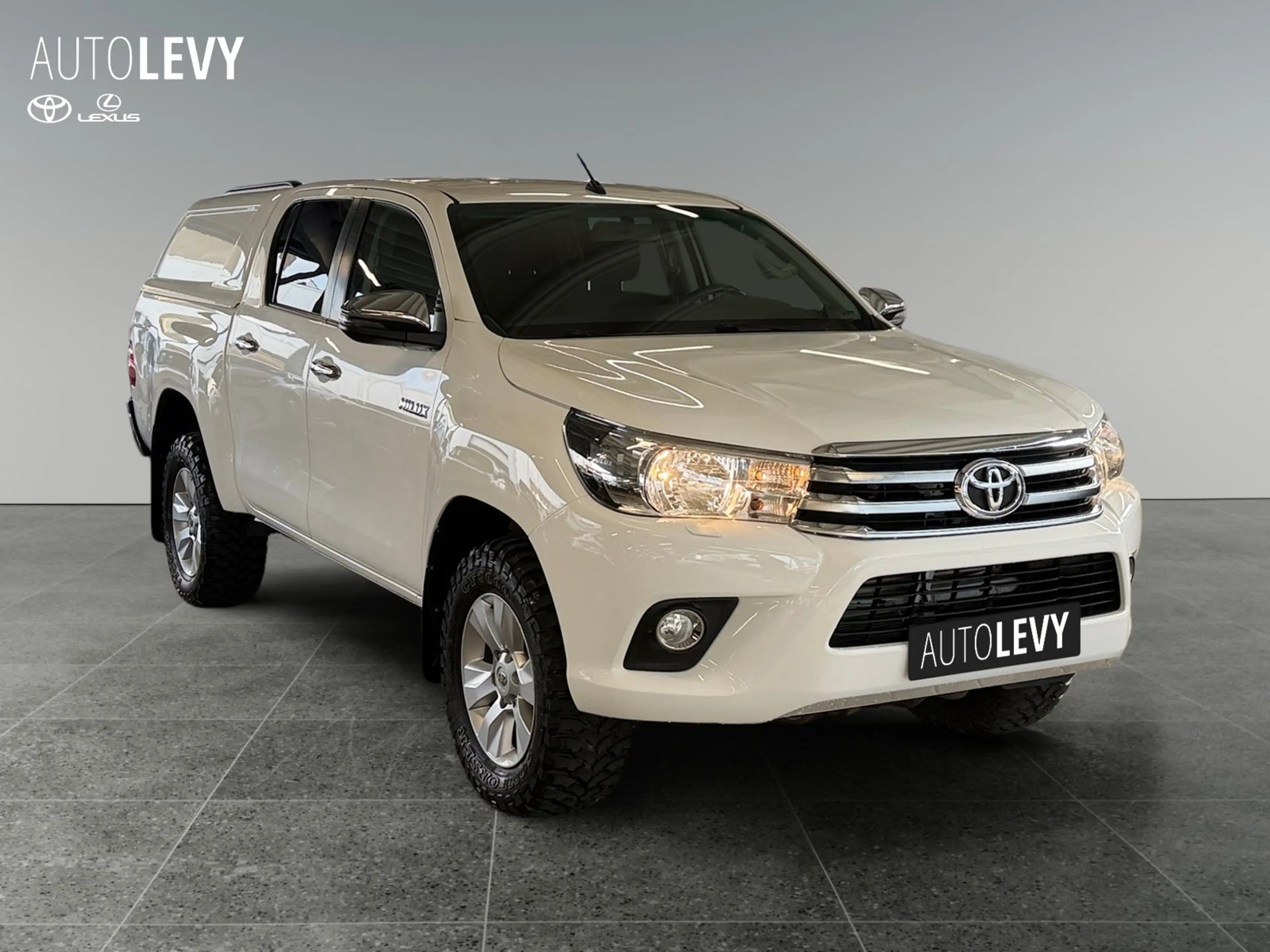 Toyota Hilux 2.4 D 4x4 DoubleCap Hardtop +AHK+Kamera+ — photo 8