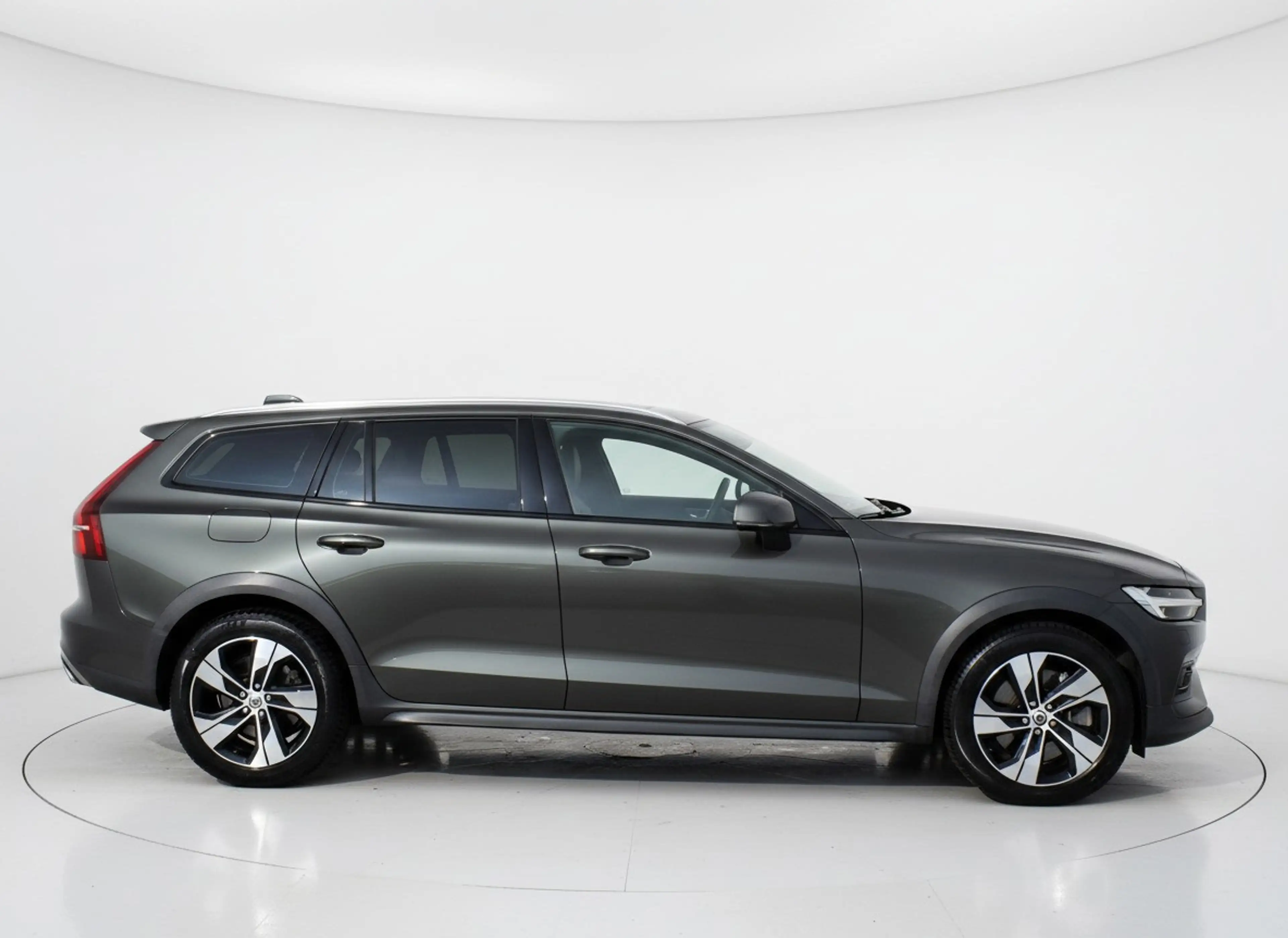 Volvo V60 Cross Country 2.0 D4 AWD Intro Edition|Nav|Cam|ACC — photo 2