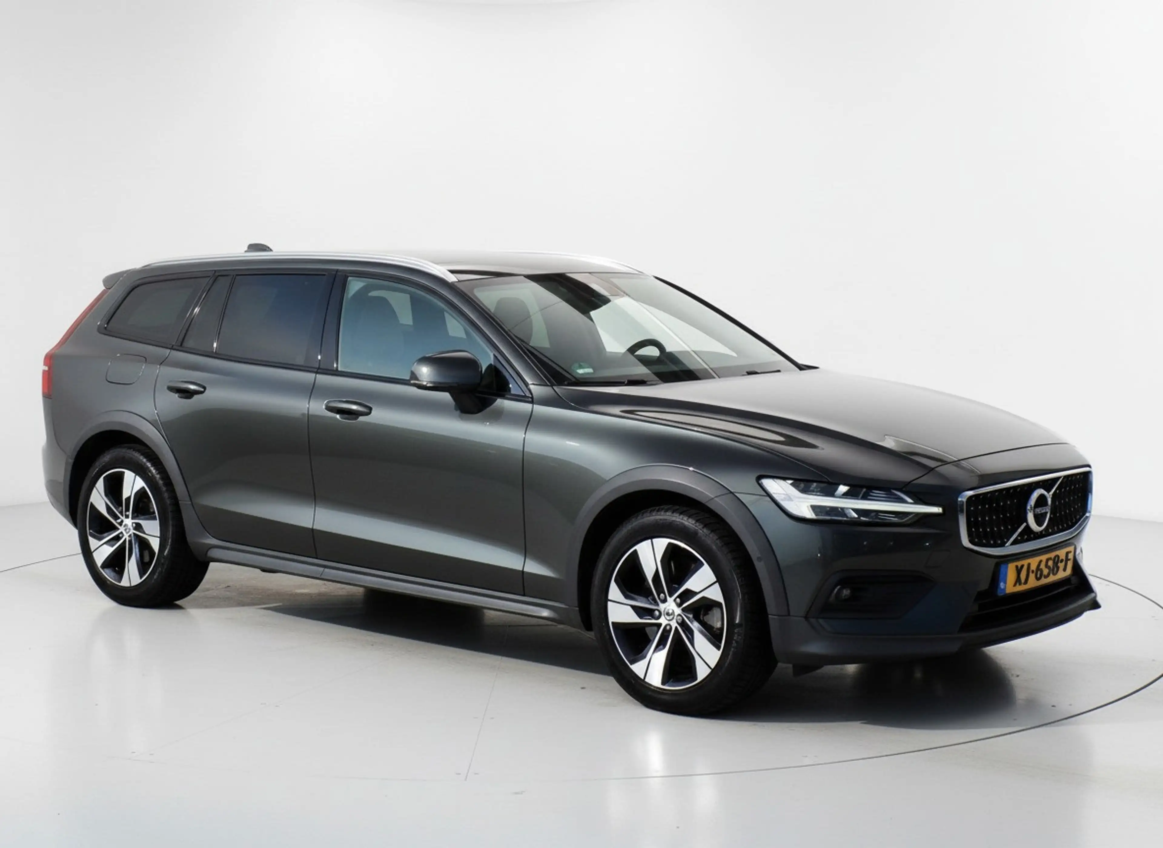 Volvo V60 Cross Country 2.0 D4 AWD Intro Edition|Nav|Cam|ACC