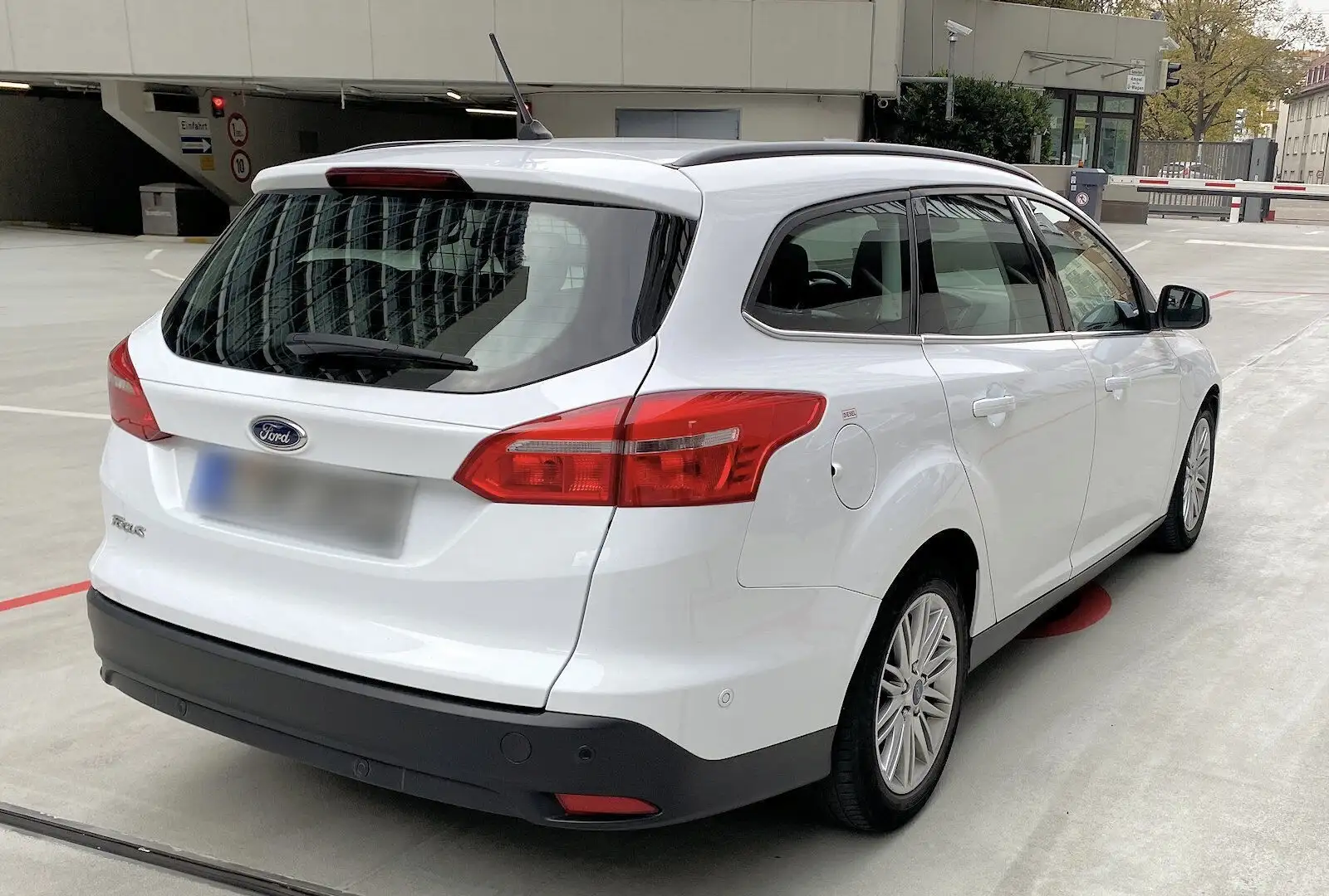 Ford Focus Turnier Cool & Connect Weiß - 2