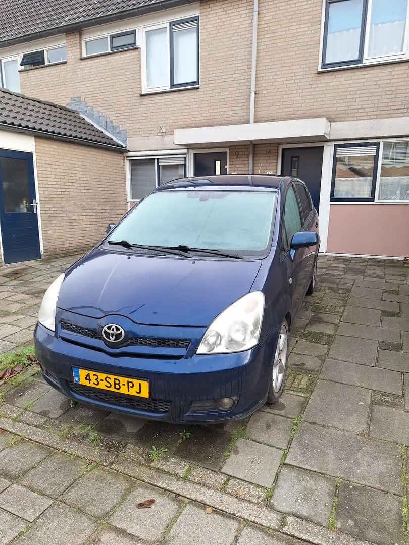 Toyota Corolla Verso 2.2 D-CAT Executive - 1