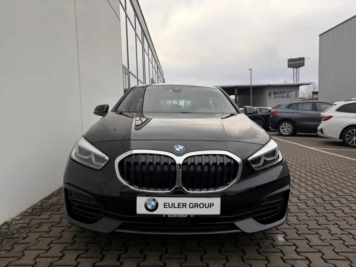 BMW 118 iA LMR LkHz SHZ elkHeckkl LED LCProf PDC Schwarz - 2