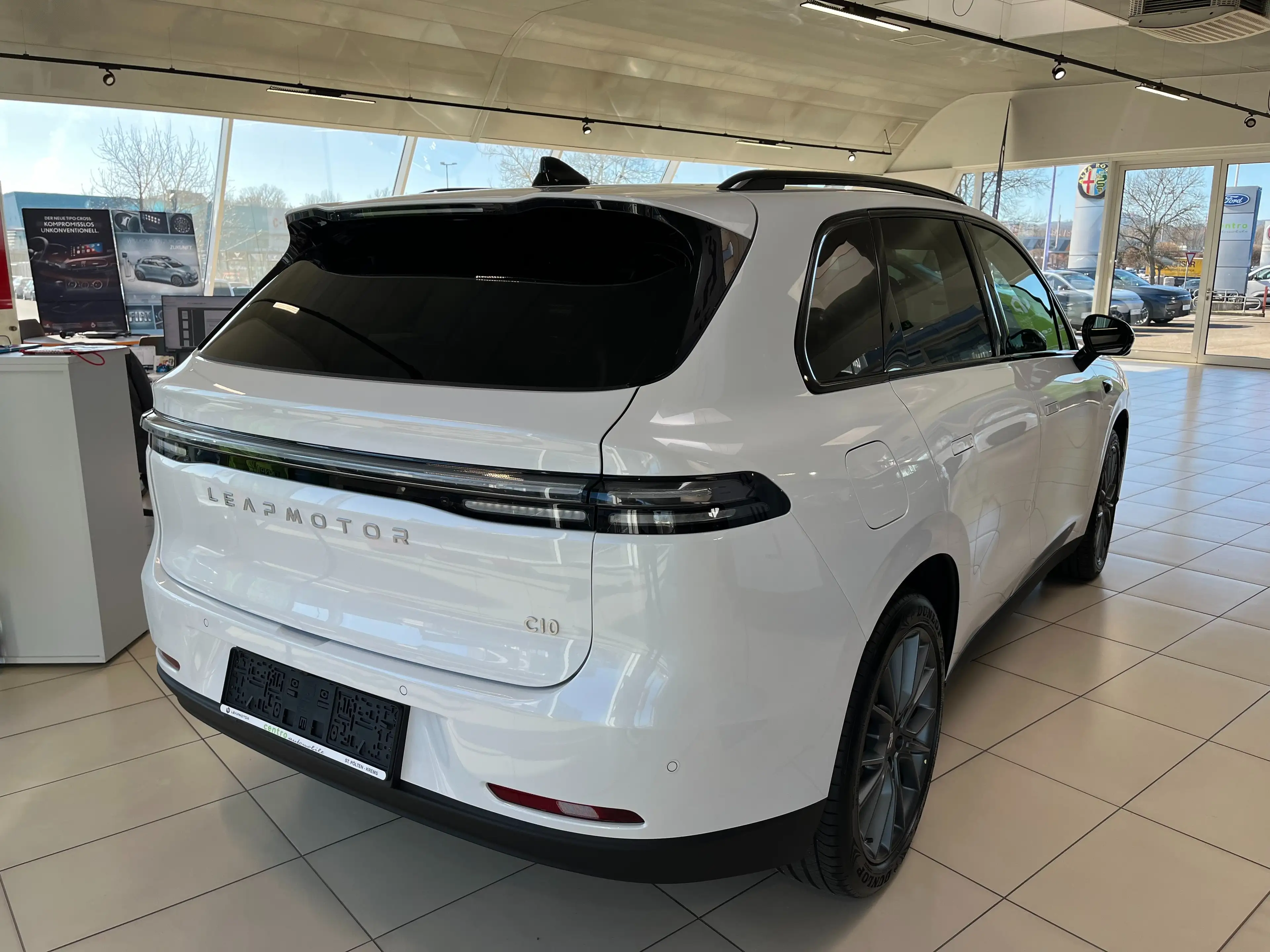 Leapmotor C10 Design - REEV - Range Extender - 950km Reichweite — photo 4