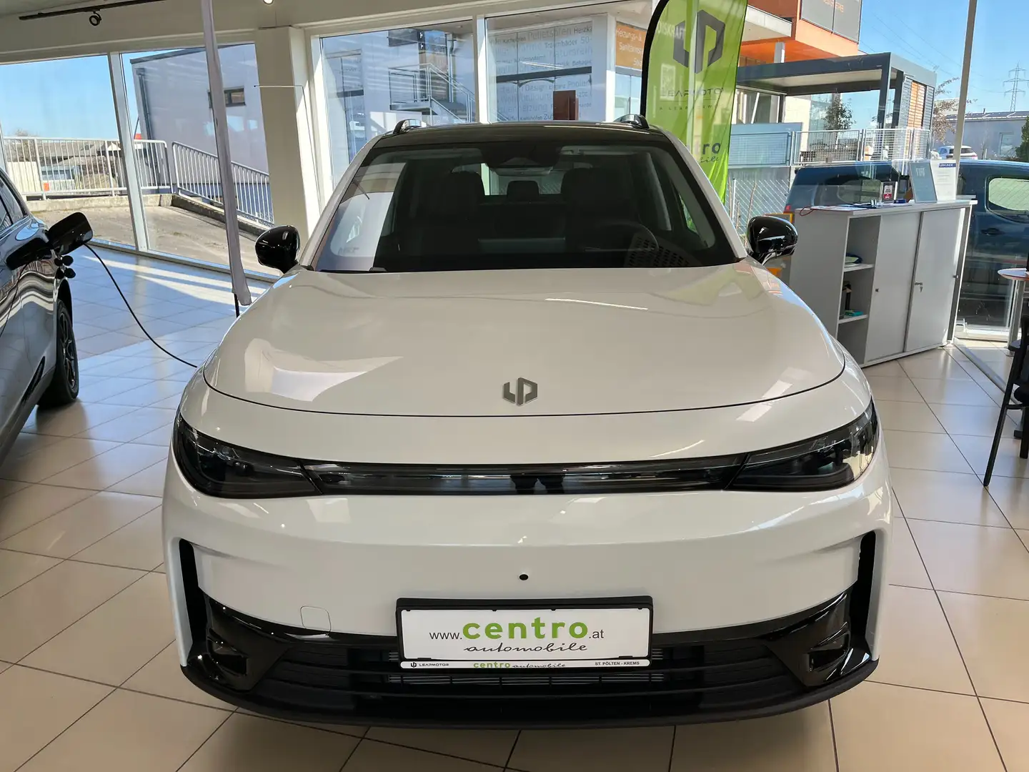 Leapmotor C10 Design - REEV - Range Extender - 950km Reichweite Weiß - 2